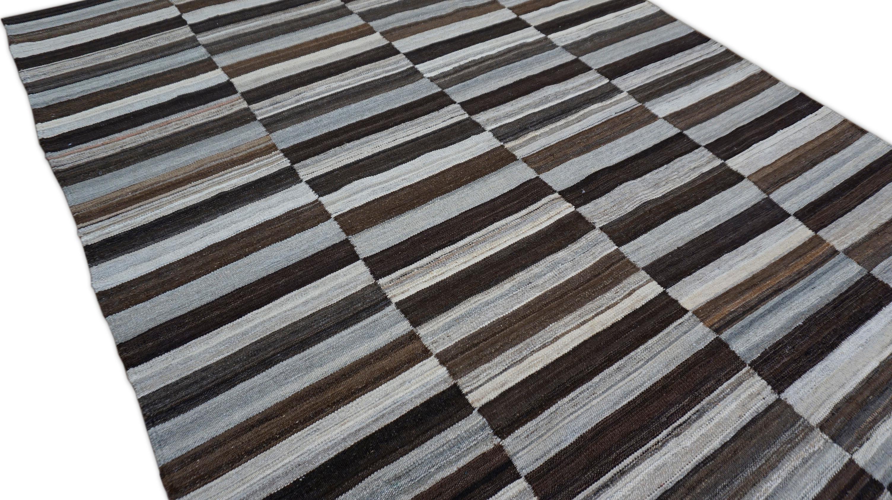 Modern Grey Brown Mazandaran Style Wool Kilim 5'10''x7'8'' In New Condition For Sale In Torrance, CA