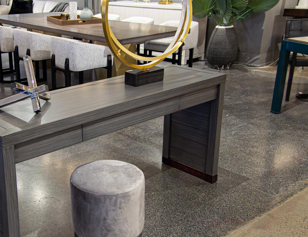 Modern Grey Console Table In Excellent Condition For Sale In North York, ON