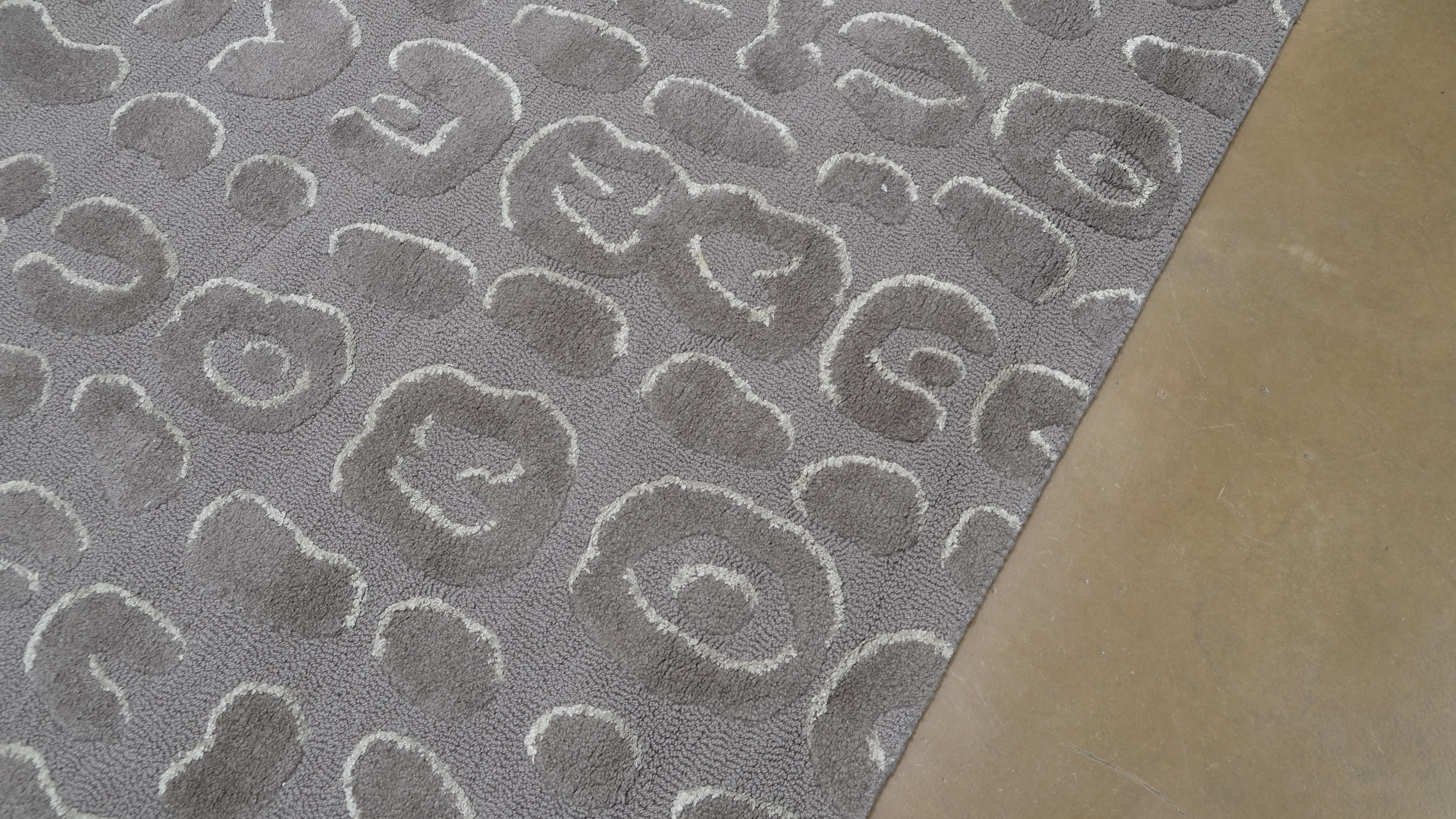 Tapis moderne gris à motif léopard 9'x12' en vente 4