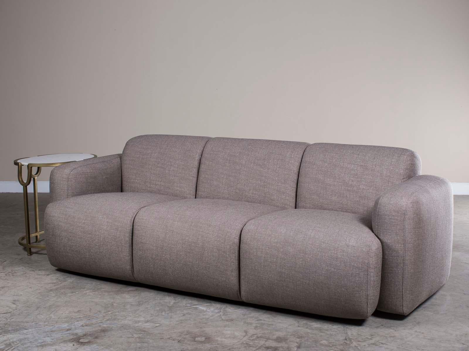Modern Grey Linen Three-Seat Sofa with Contemporary Rounded Lines Finished Back In Excellent Condition In Houston, TX