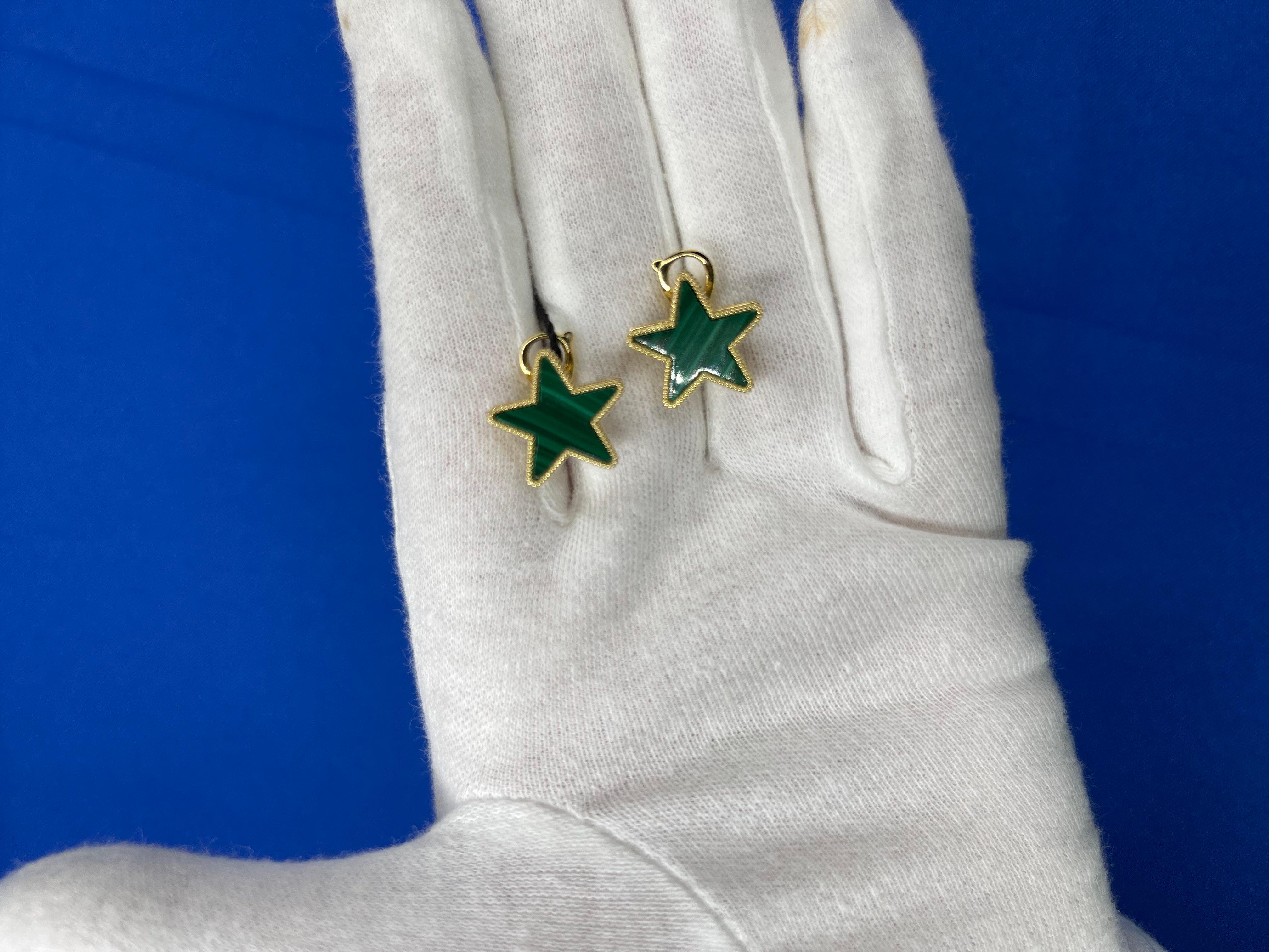 Modern Grey Mother of Pearl Star Earrings Set in 18K Gold For Sale 1
