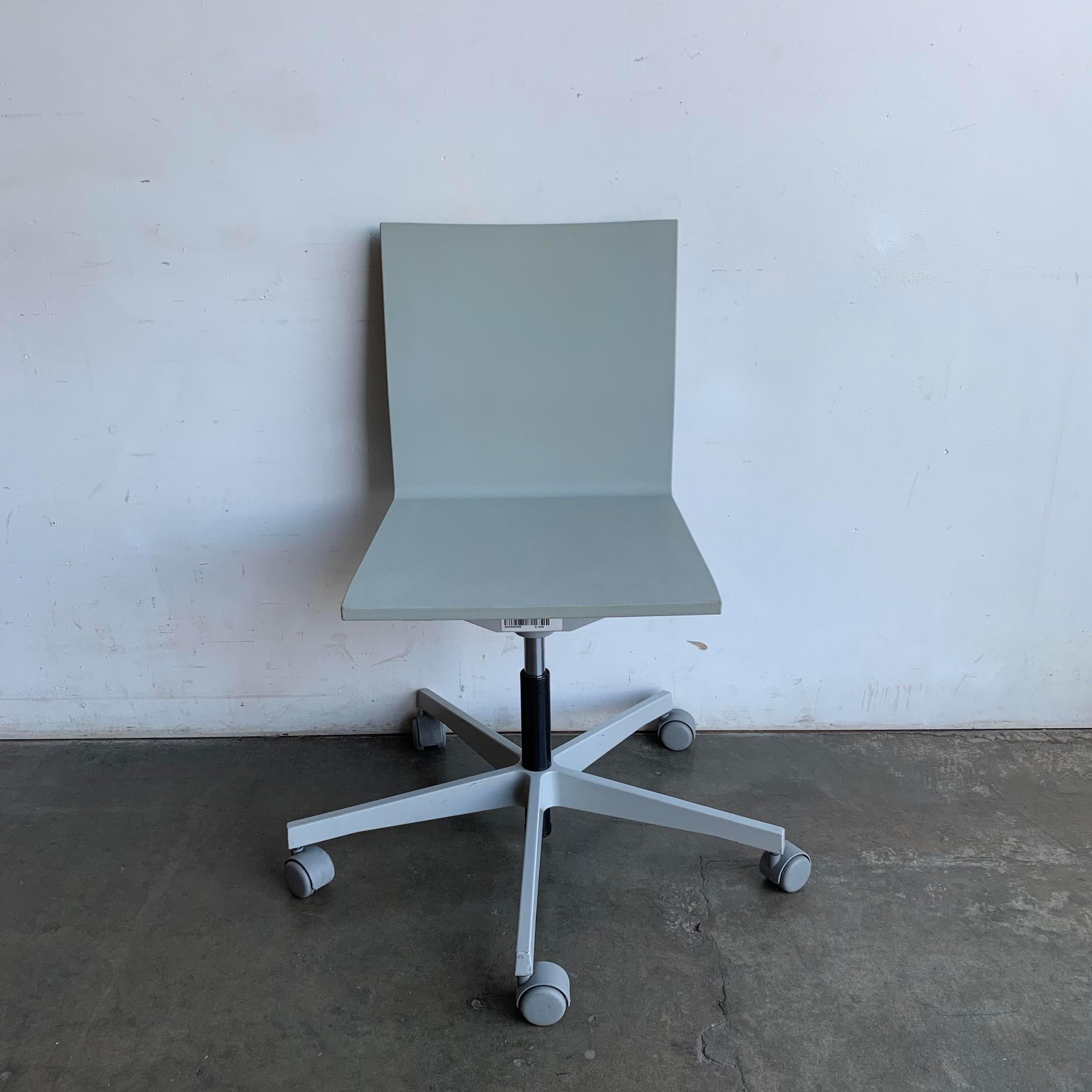 Modern Grey Vitra 0.4 Chair In Good Condition In Los Angeles, CA