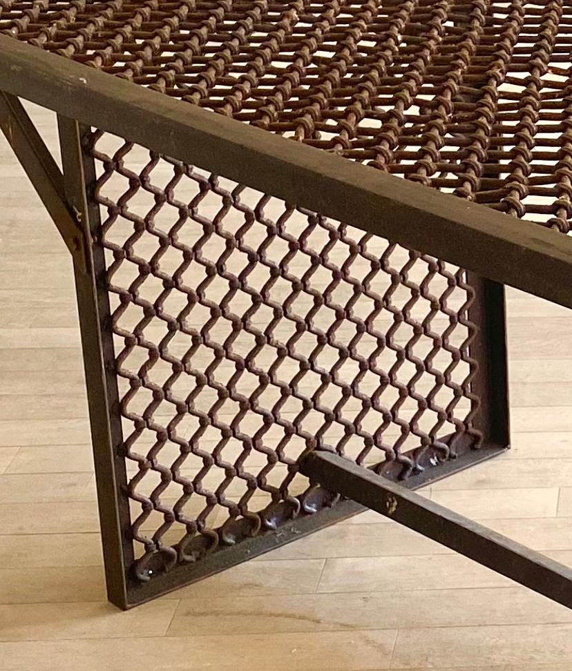 Modern grill-work iron table In Good Condition For Sale In New York, US