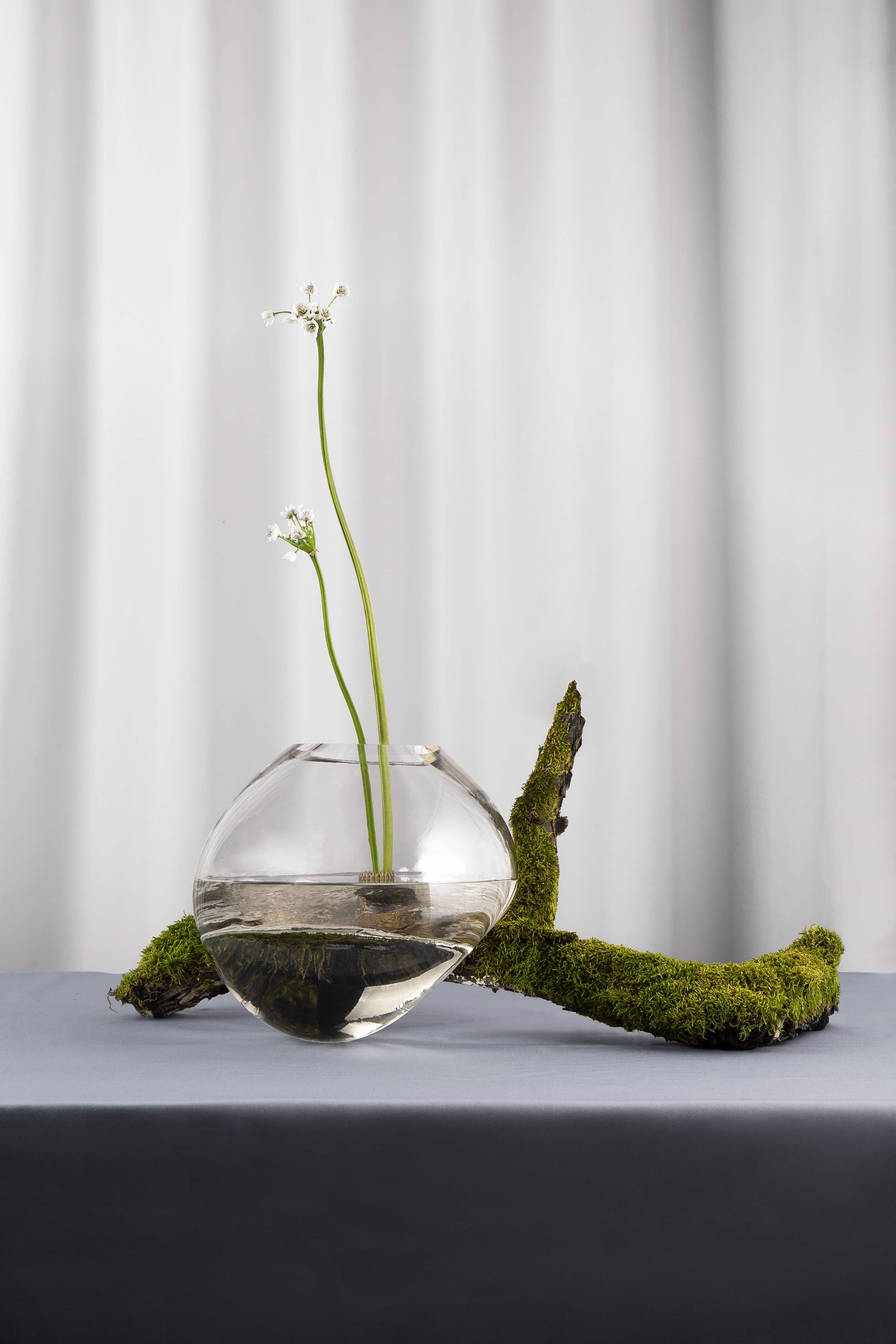 Modern Gutta Vase CS1 by Noom in Blown Transparent glass In New Condition In Paris, FR