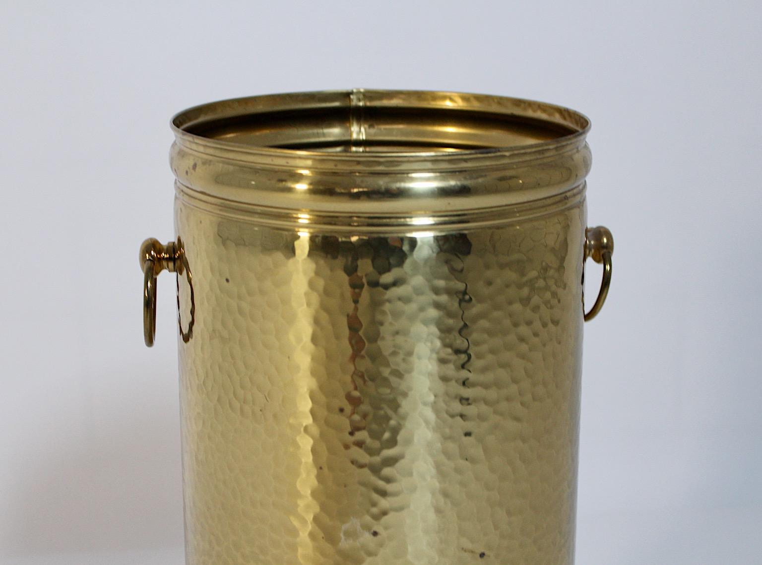 Paragüero moderno de latón martillado Soporte de caña vintage, años 80, Italia Italiano en venta
