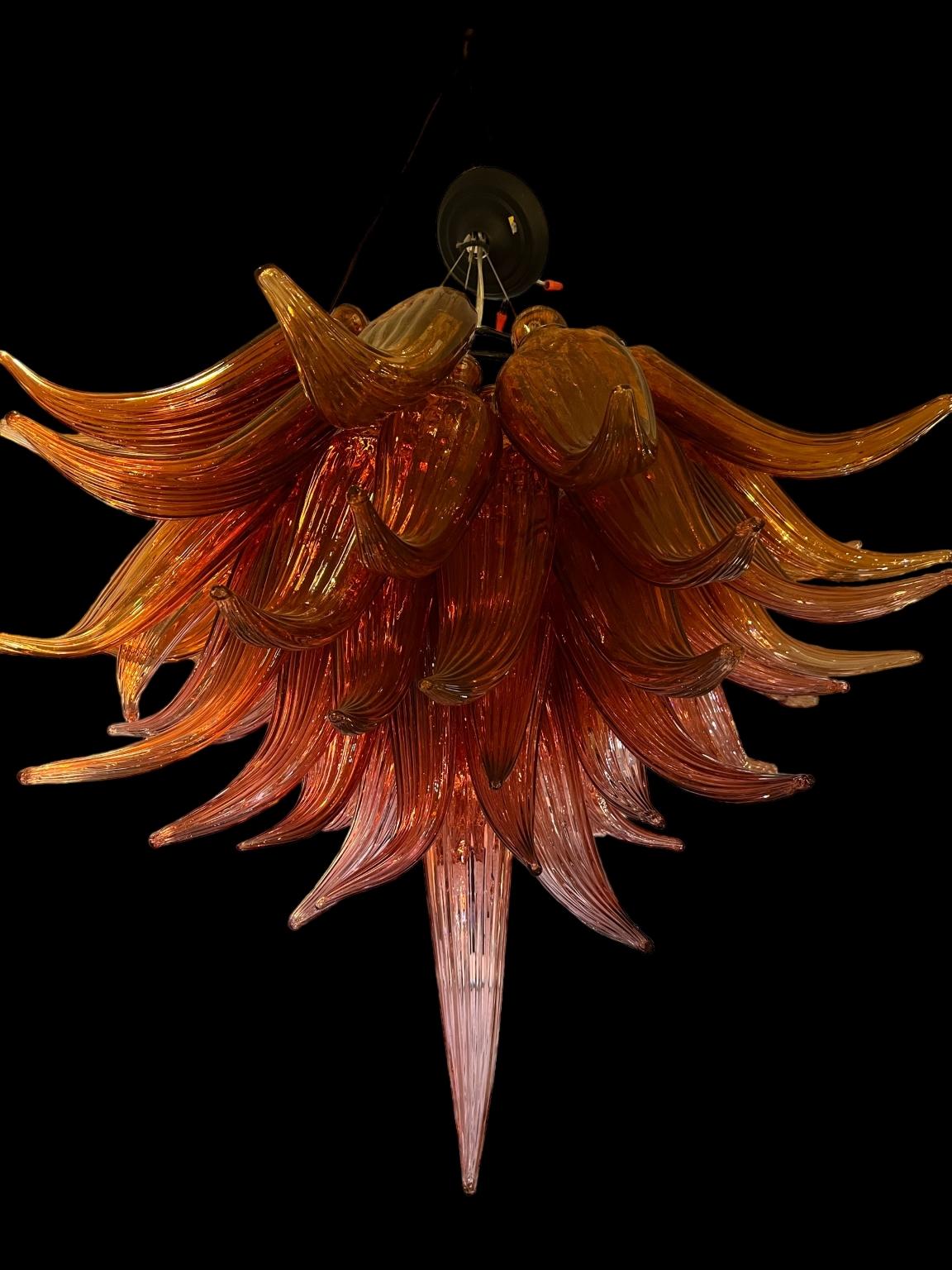 Modern Hand Blown Studio Glass Chandelier in the Manner of Dale Chihuly In Good Condition In Bernville, PA