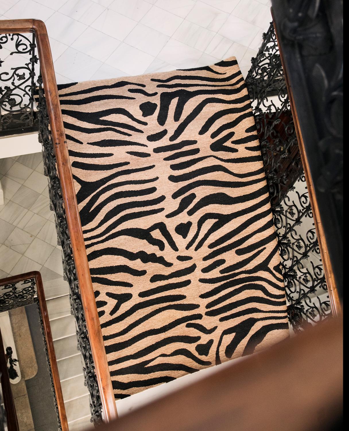Contemporary Modern Hand Braided Jute Carpet Rug in Black&Natural Zebra Fellini For Sale