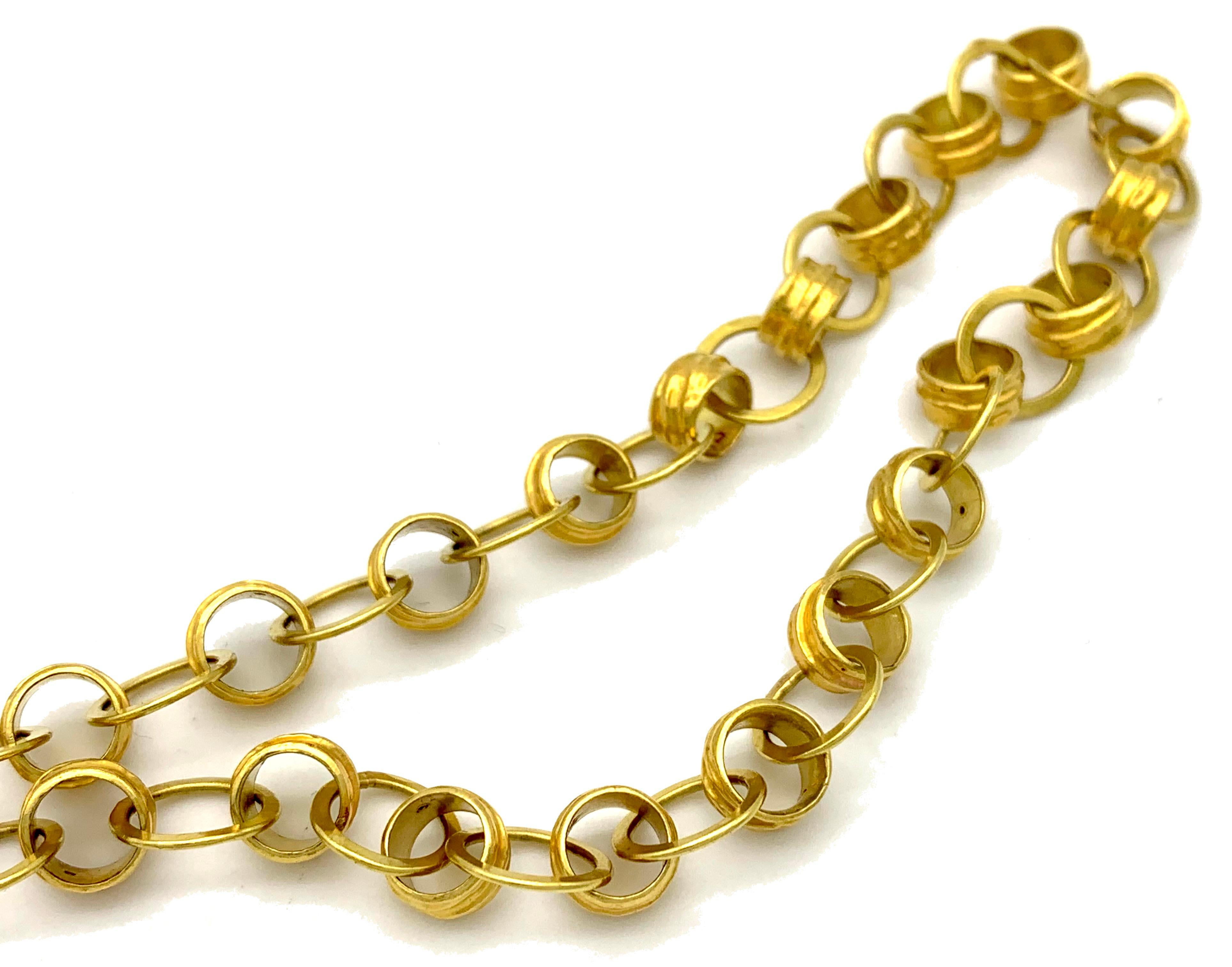 Moderne handgefertigte Gold-Halskette aus 18 Karat Gelbgold (Zeitgenössisch) im Angebot