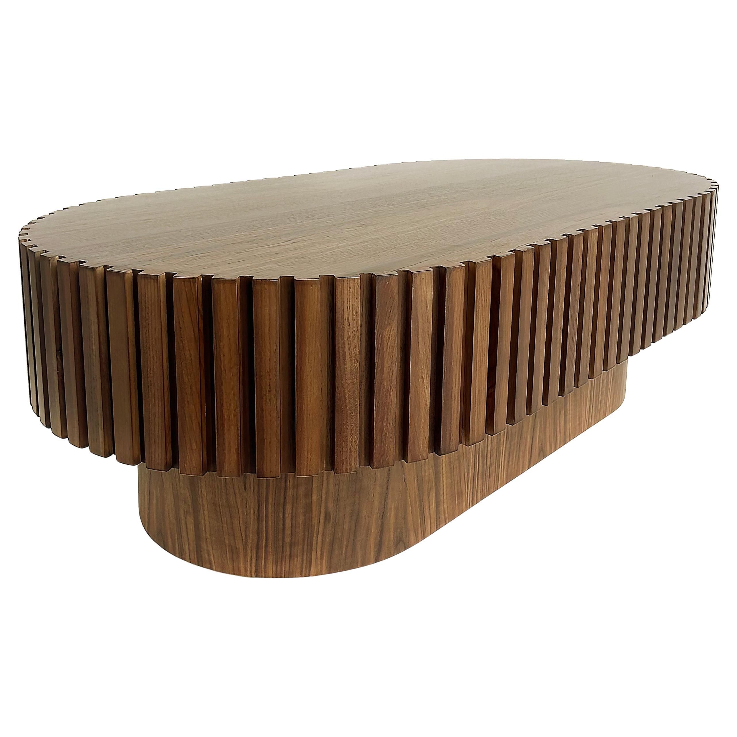 Table basse/table basse ovale moderne fabriquée à la main et posée sur un piédestal en vente