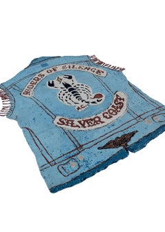 Alfombra moderna anudada a mano Biker Jacket en tonos azul bebé de Julien Jaca (L)