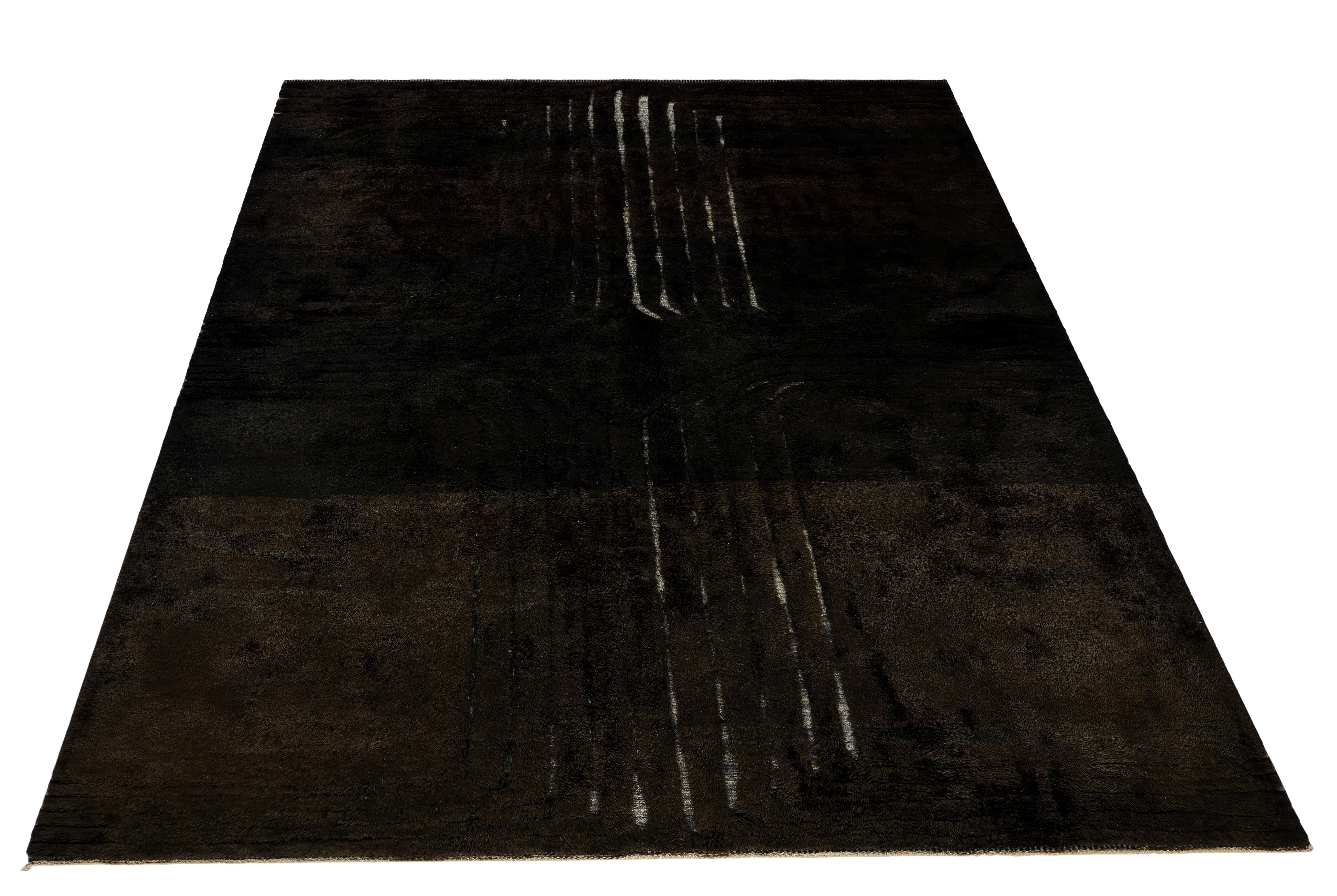 Modern Hand-Knotted Dark Green Moroccan Rug — New Wool Pile with Fringe For Sale 1