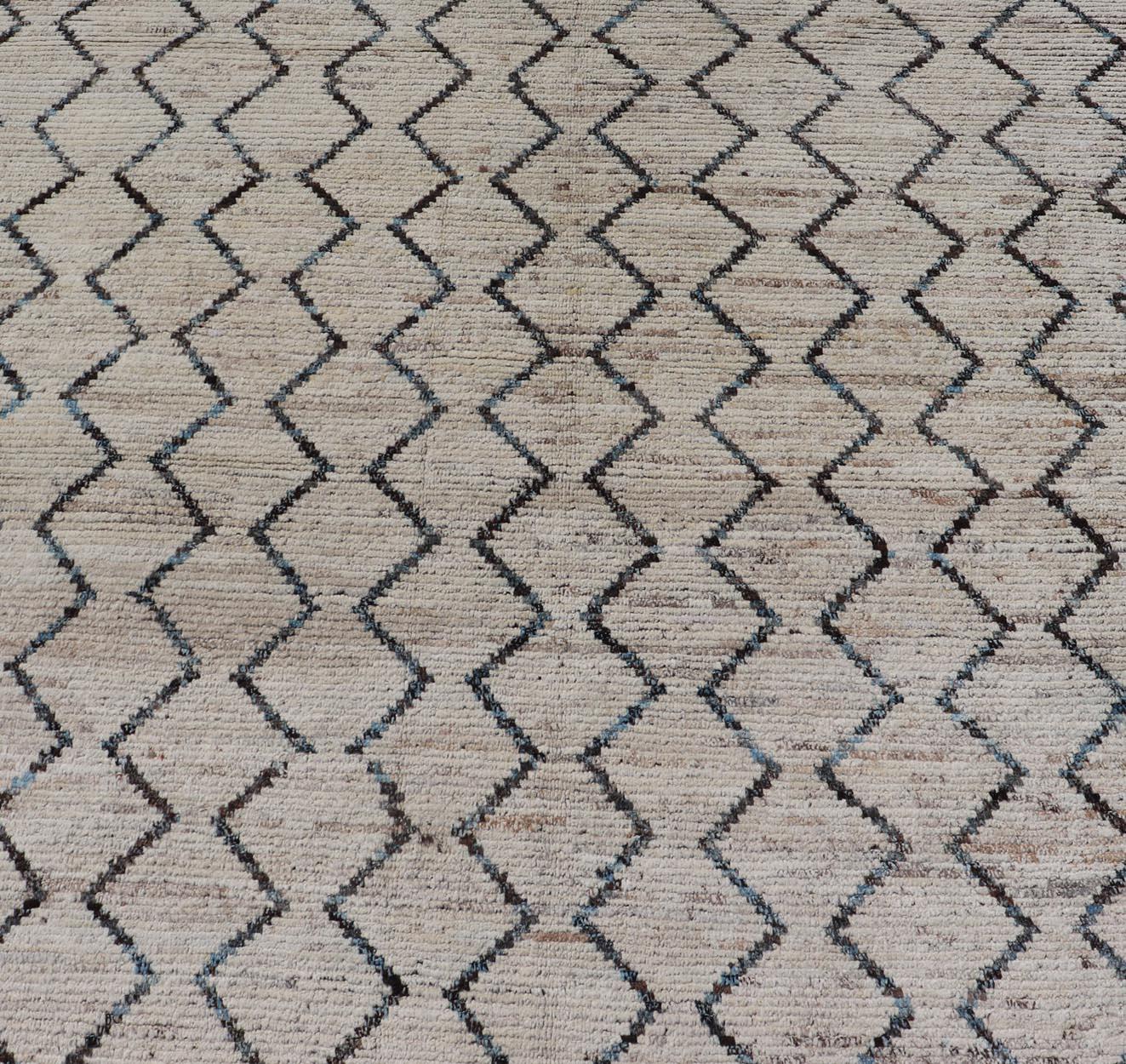Contemporary Modern Hand-Knotted Gallery Rug in Wool with Geometric Zig-Zag Design For Sale