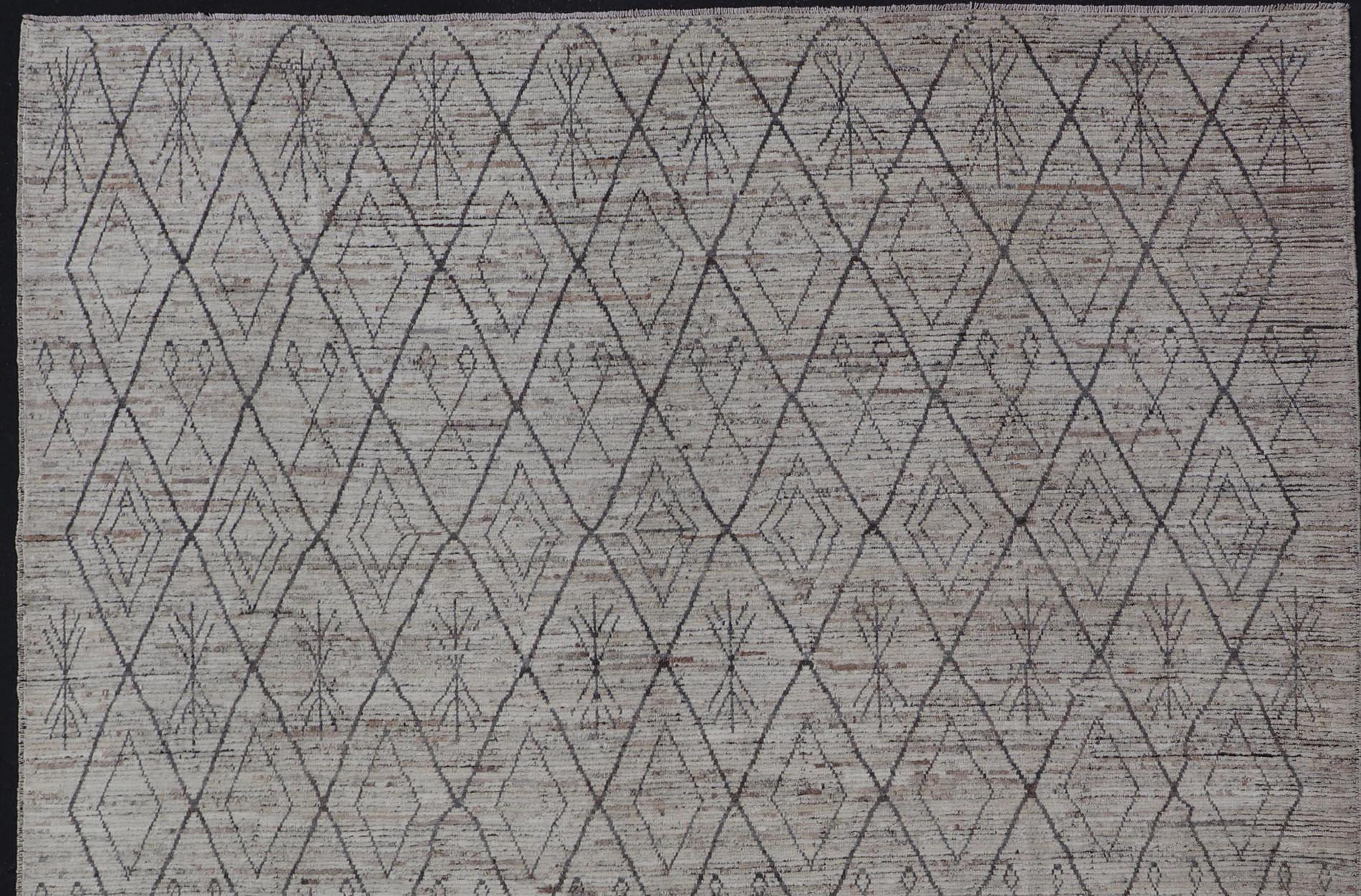 Modern Hand-Knotted in Wool with All-Over Sub-Geometric Diamond Design For Sale 1