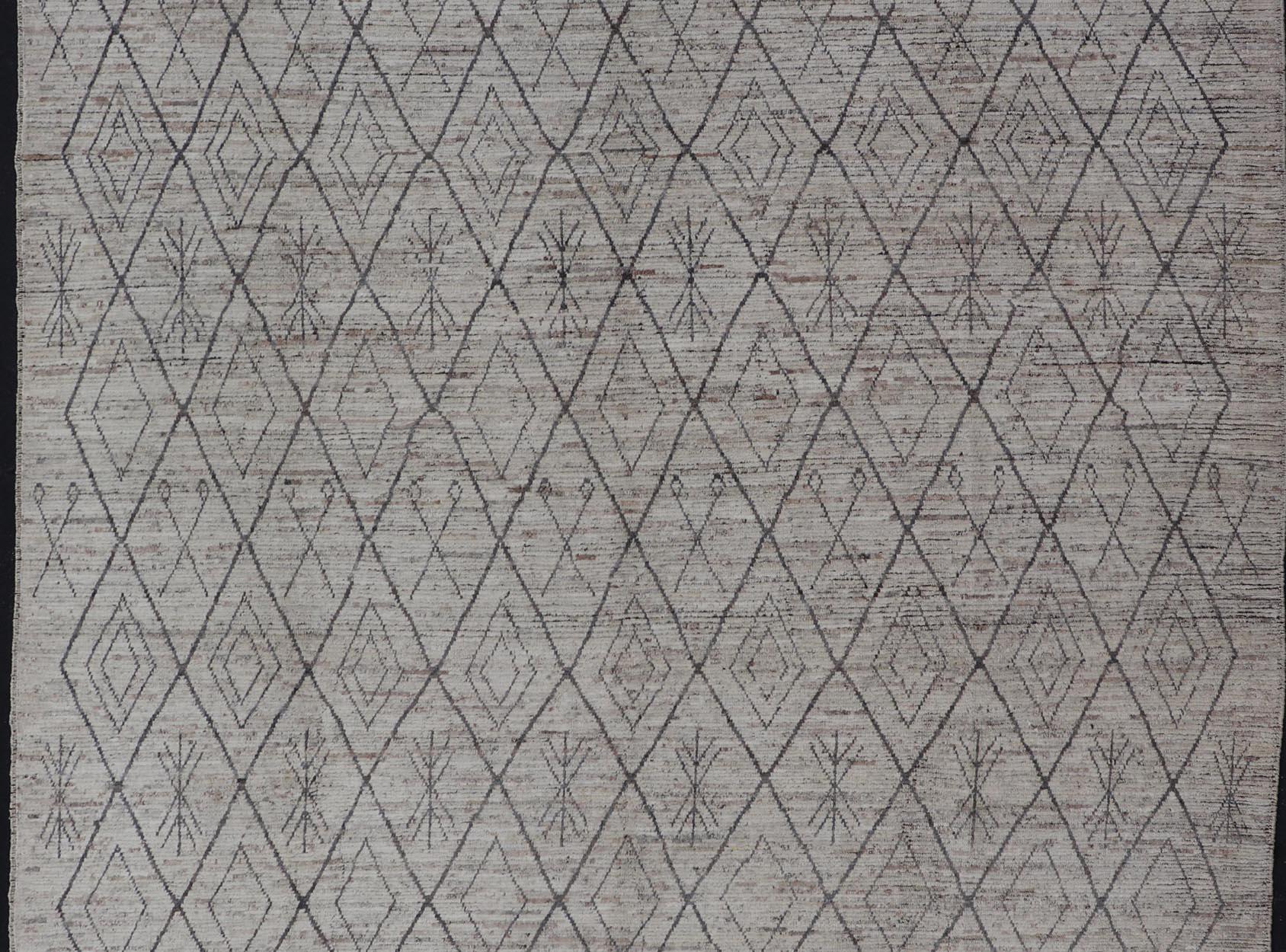 Modern Hand-Knotted in Wool with All-Over Sub-Geometric Diamond Design For Sale 2