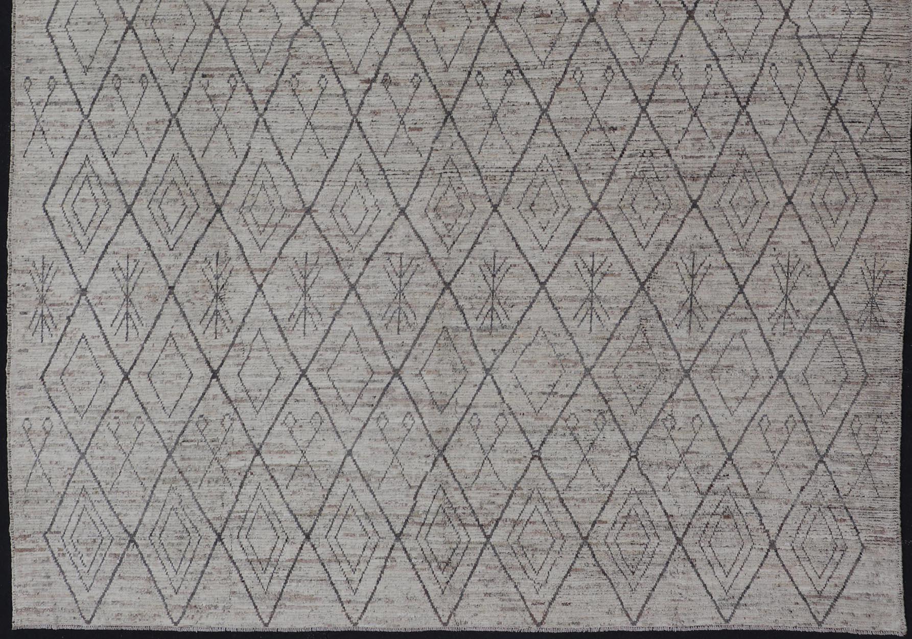 Modern Hand-Knotted in Wool with All-Over Sub-Geometric Diamond Design For Sale 3