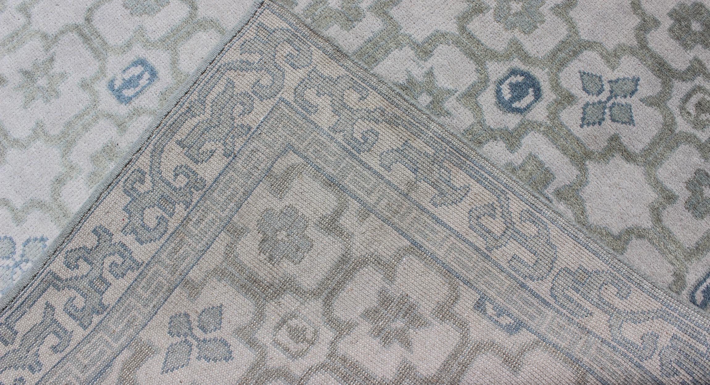 Handgeknüpfter Khotan-Teppich aus Wolle mit All-Over-Design von Keivan Woven Arts (21. Jahrhundert und zeitgenössisch) im Angebot