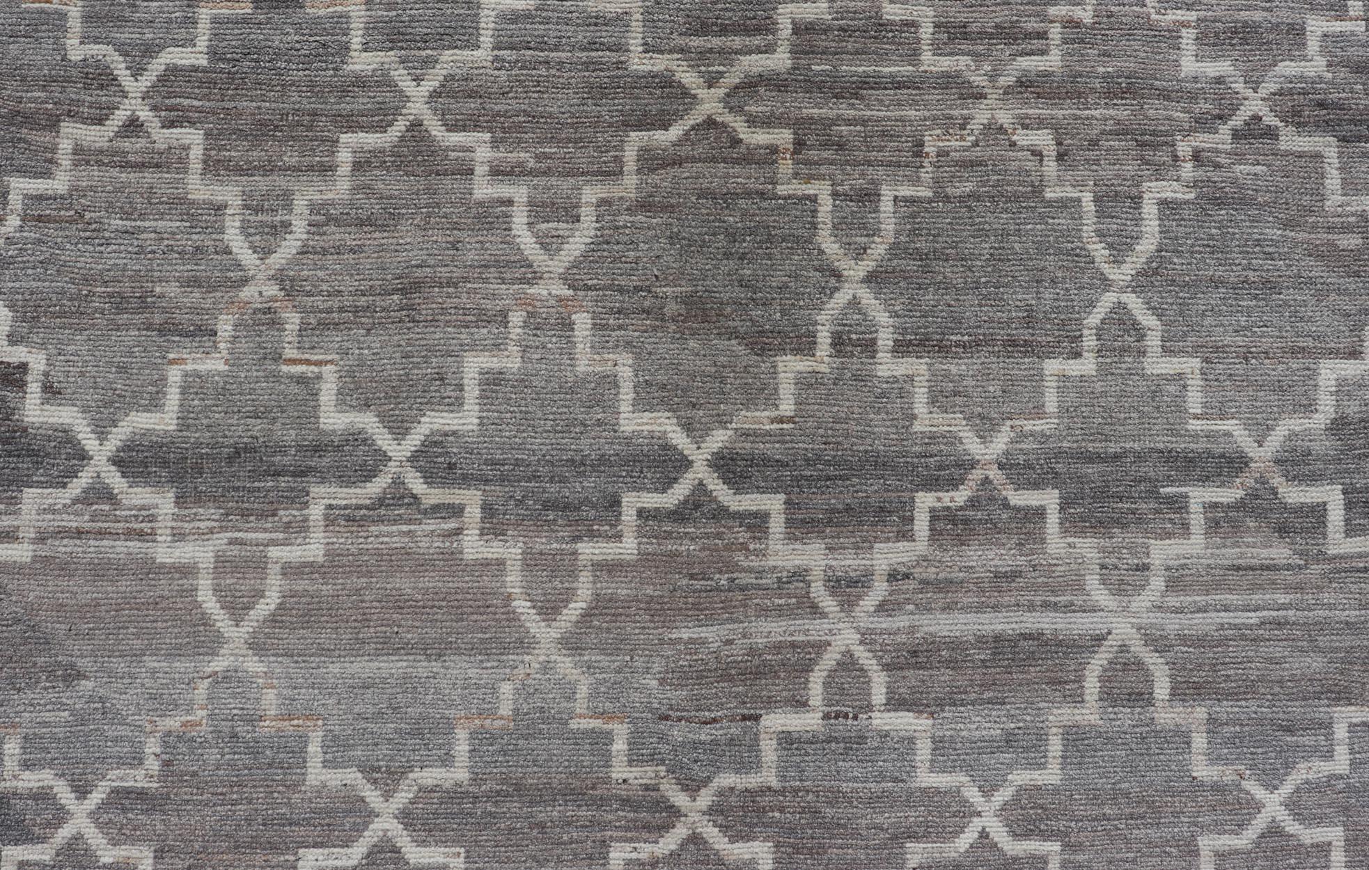 The Moderns Rug Khot/One en laine, noué à la main, avec motifs subgéométriques et clés grecques en vente 4