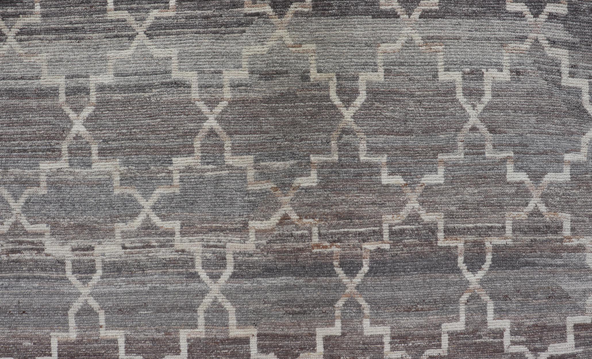 The Moderns Rug Khot/One en laine, noué à la main, avec motifs subgéométriques et clés grecques en vente 5