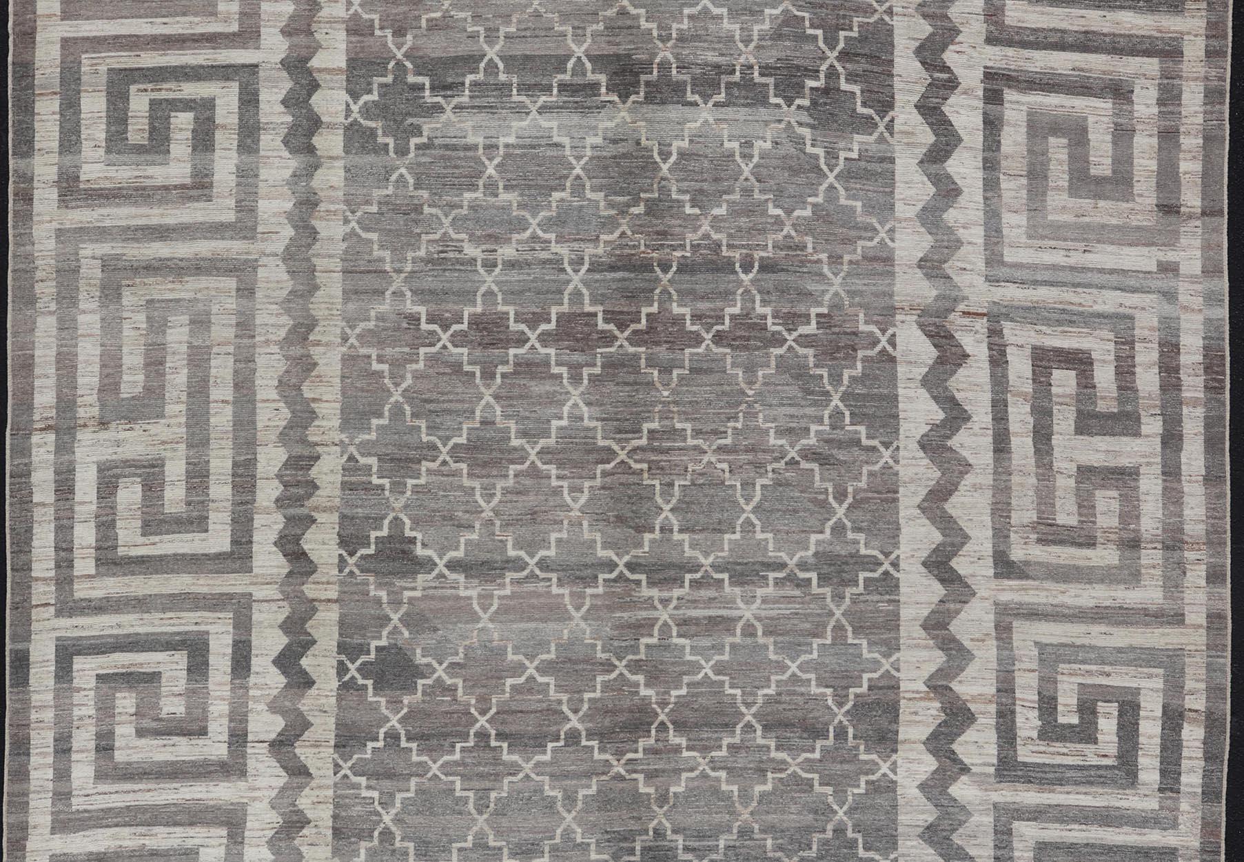 XXIe siècle et contemporain The Moderns Rug Khot/One en laine, noué à la main, avec motifs subgéométriques et clés grecques en vente
