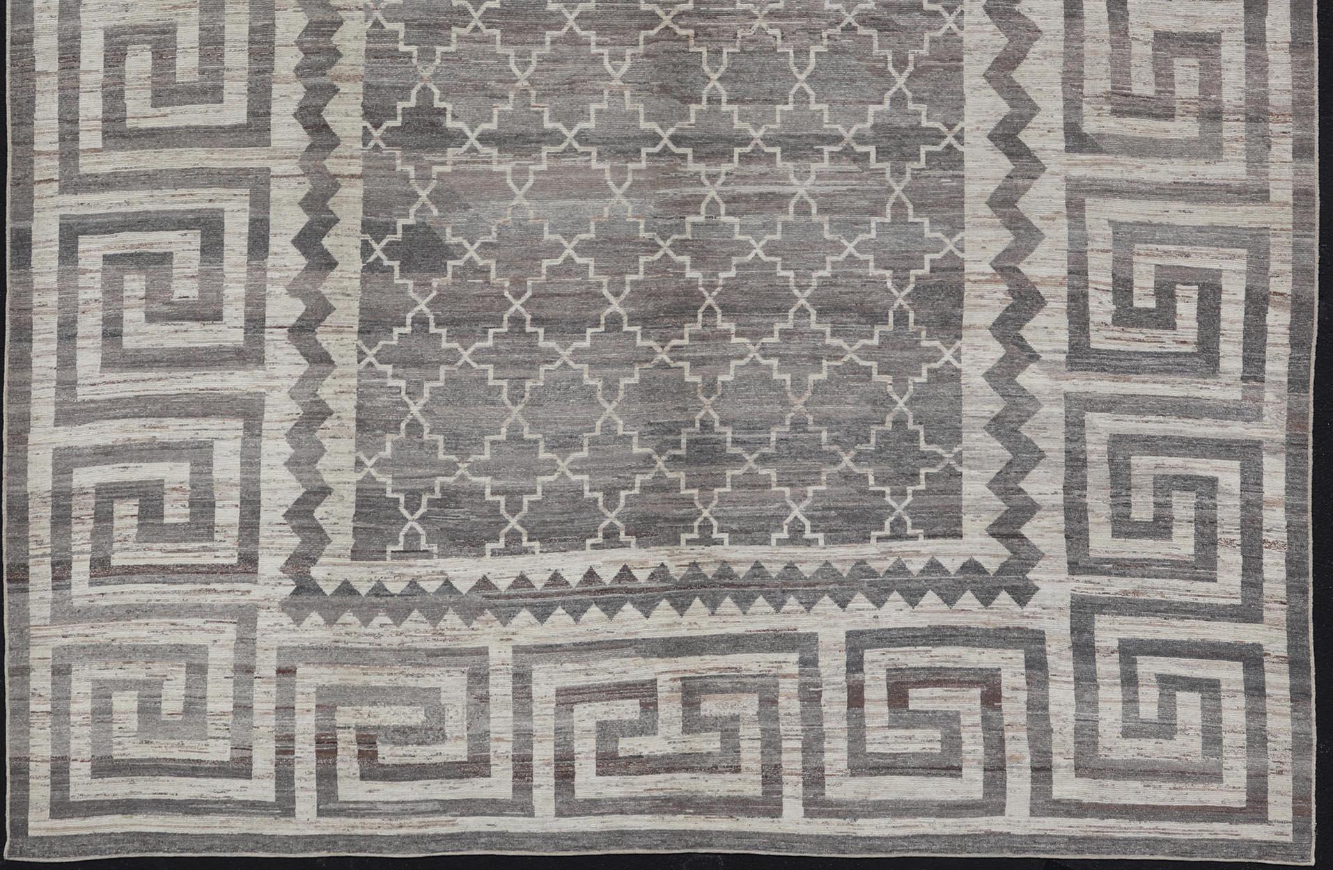 Laine The Moderns Rug Khot/One en laine, noué à la main, avec motifs subgéométriques et clés grecques en vente