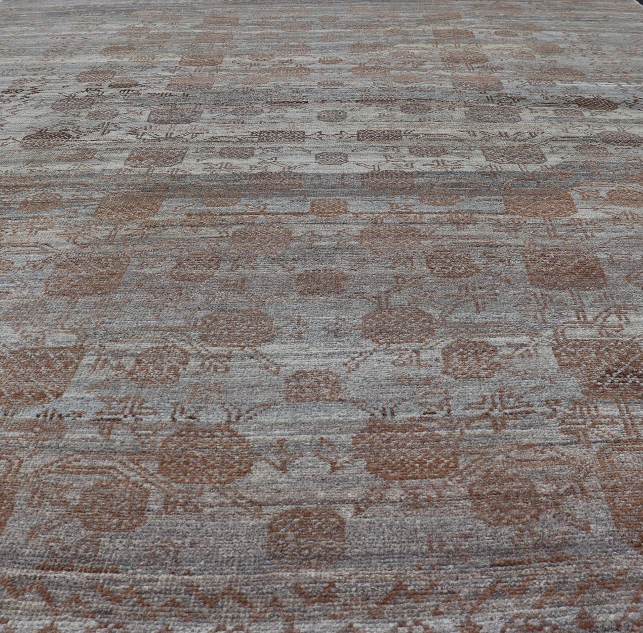 Modern Hand-Knotted Khotan Rug with Sub-Geometric Pomegranate Design For Sale 7