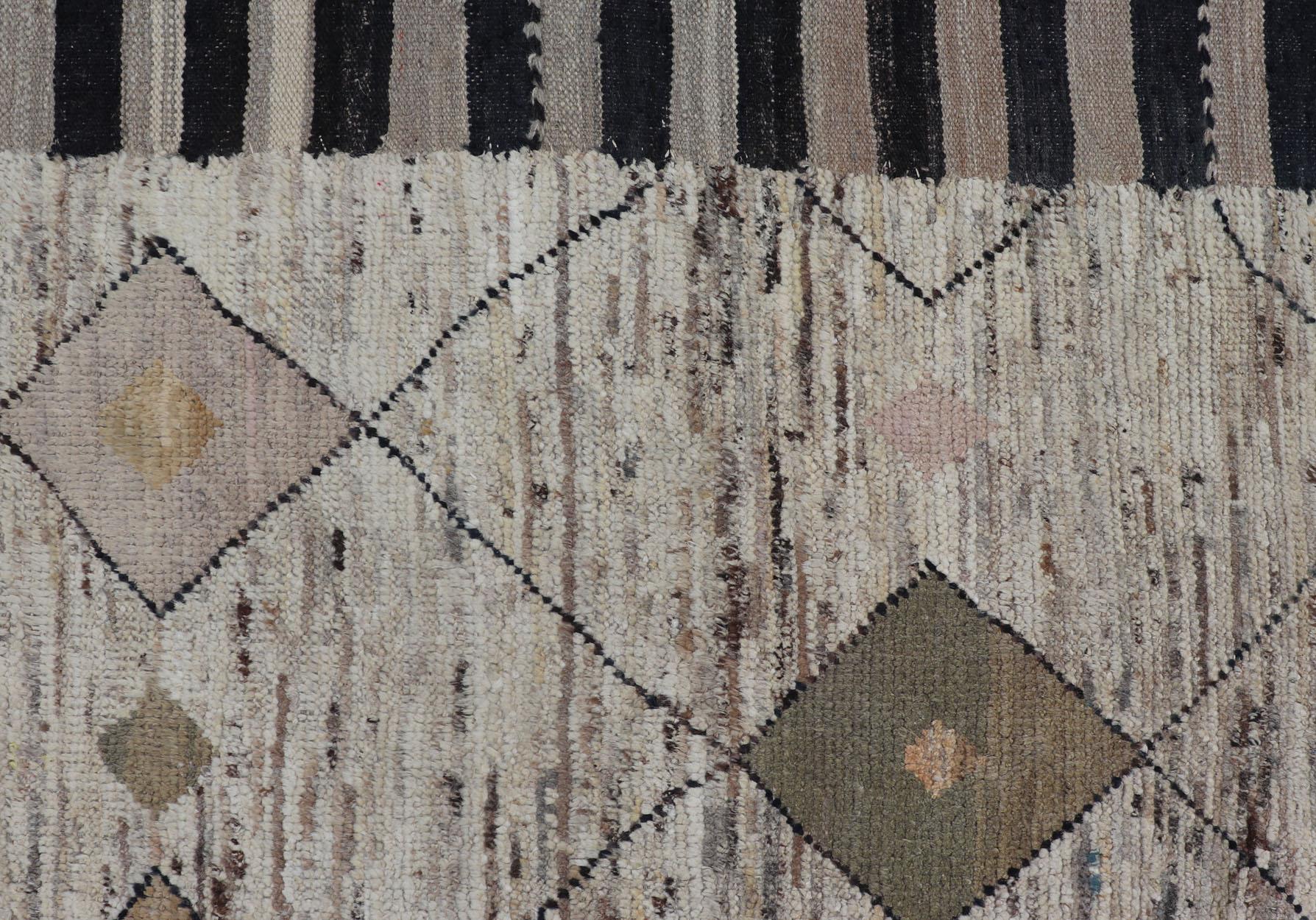 Modern Hand Knotted Moroccan Diamond Pattern in with Tribal Motifs For Sale 6