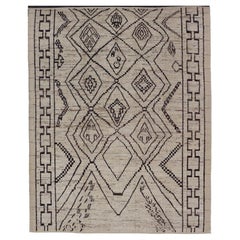 Keivan Woven Arts Marokkanischer Teppich aus handgeknüpfter Wolle in Creme und D. A. Brown