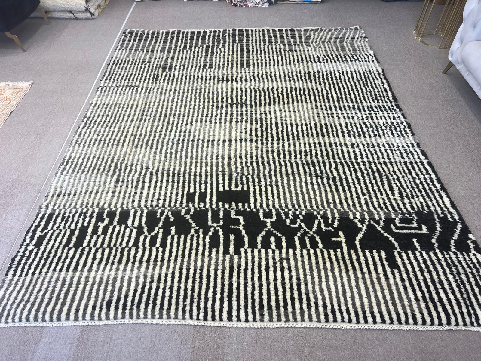XXI secolo e contemporaneo Tappeto marocchino Tulu 8.3x10.6 Ft annodato a mano. 100% lana. Opzioni personalizzate disponibili in vendita
