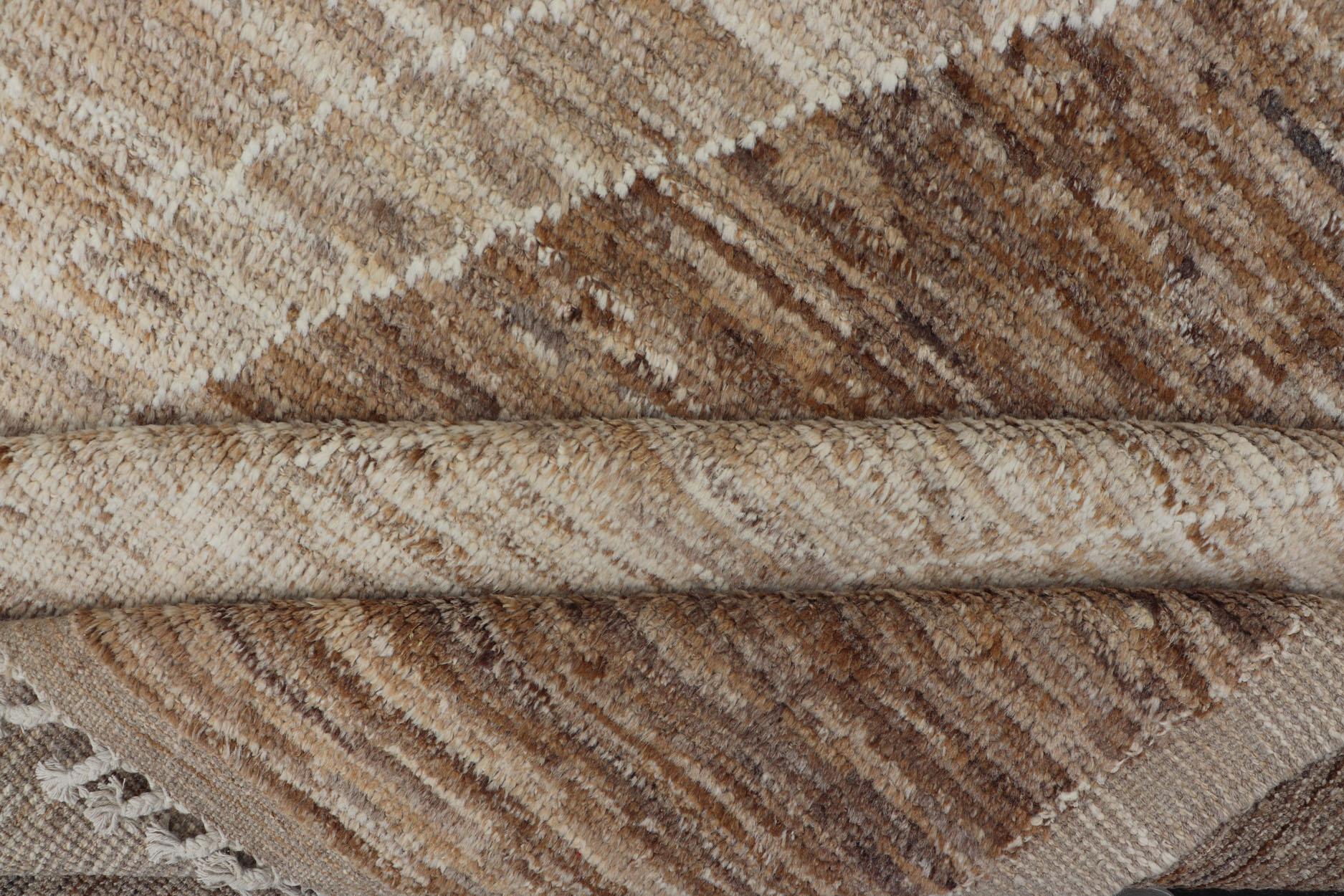 Moderner handgeknüpfter Teppich aus Wolle mit modernem Design von Keivan Woven Arts  im Angebot 8