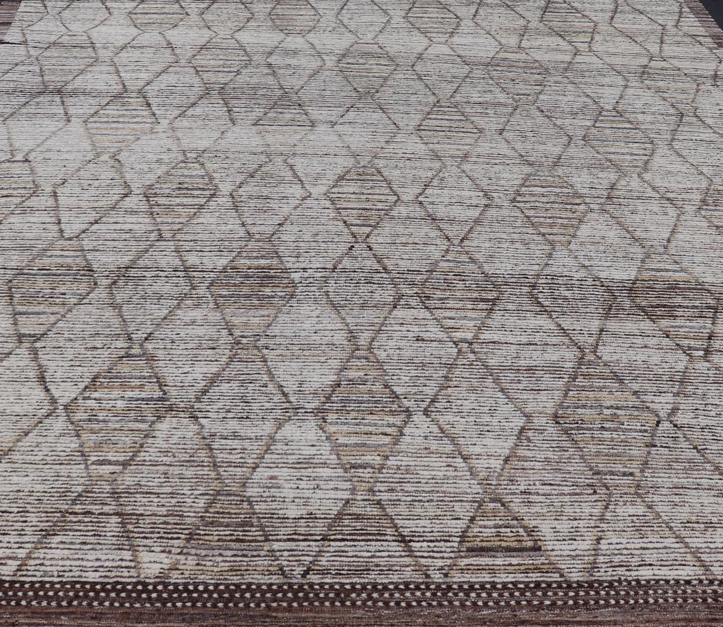 Modern Hand-Knotted Rug in Wool with Sub-Geometric Diamond Design in Earth Tones For Sale 7