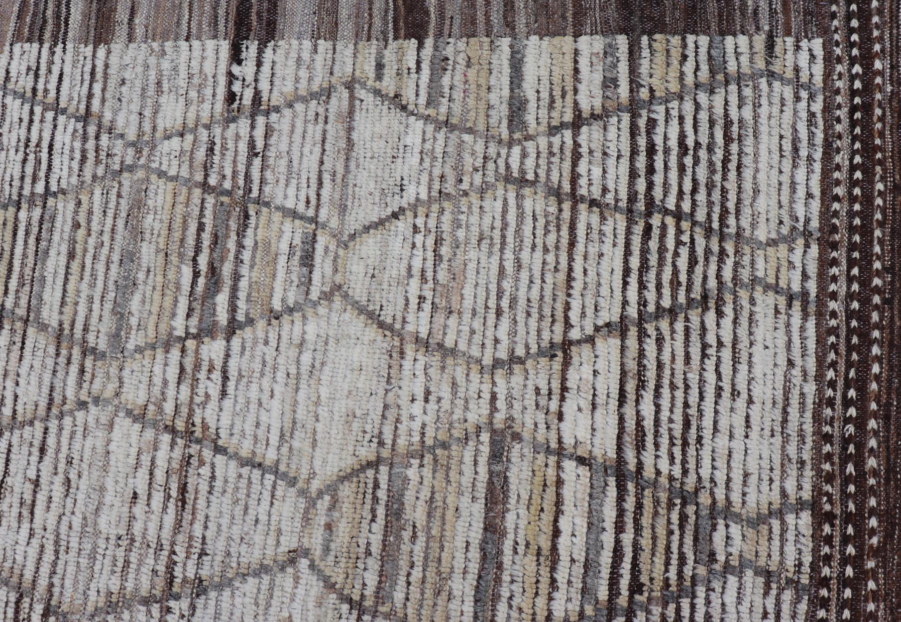 Moderner handgeknüpfter Teppich aus Wolle mit subgeometrischem Diamantdesign in Erdtönen, Moderne (Handgeknüpft) im Angebot