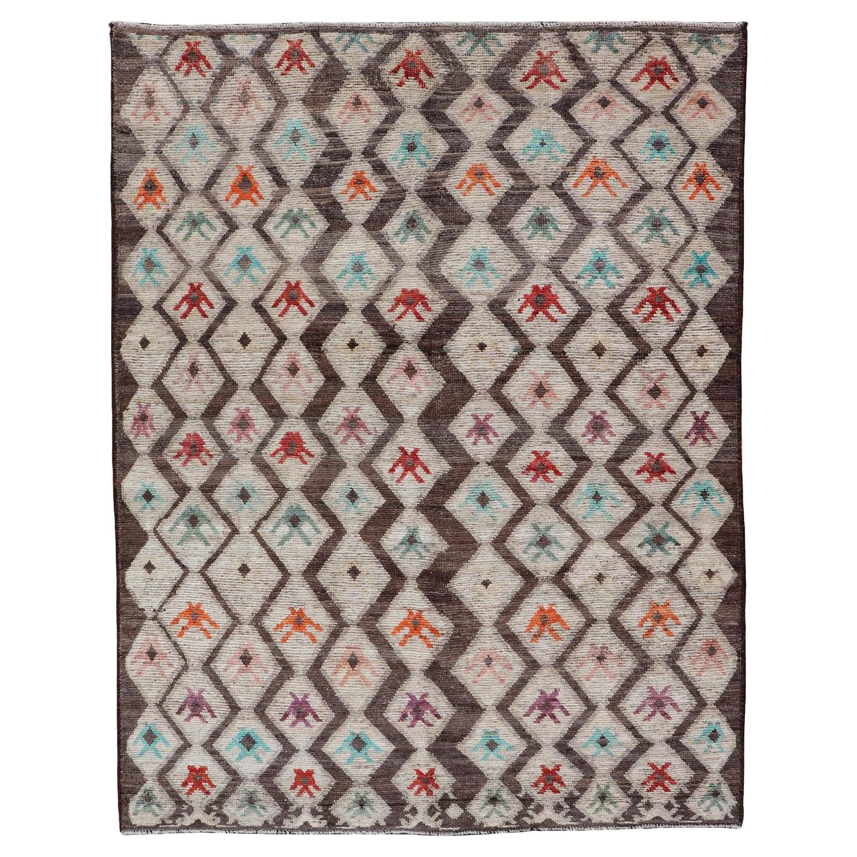 Moderner handgeknüpfter Teppich aus Wolle mit subgeometrischem Rautenmuster in Multicolor