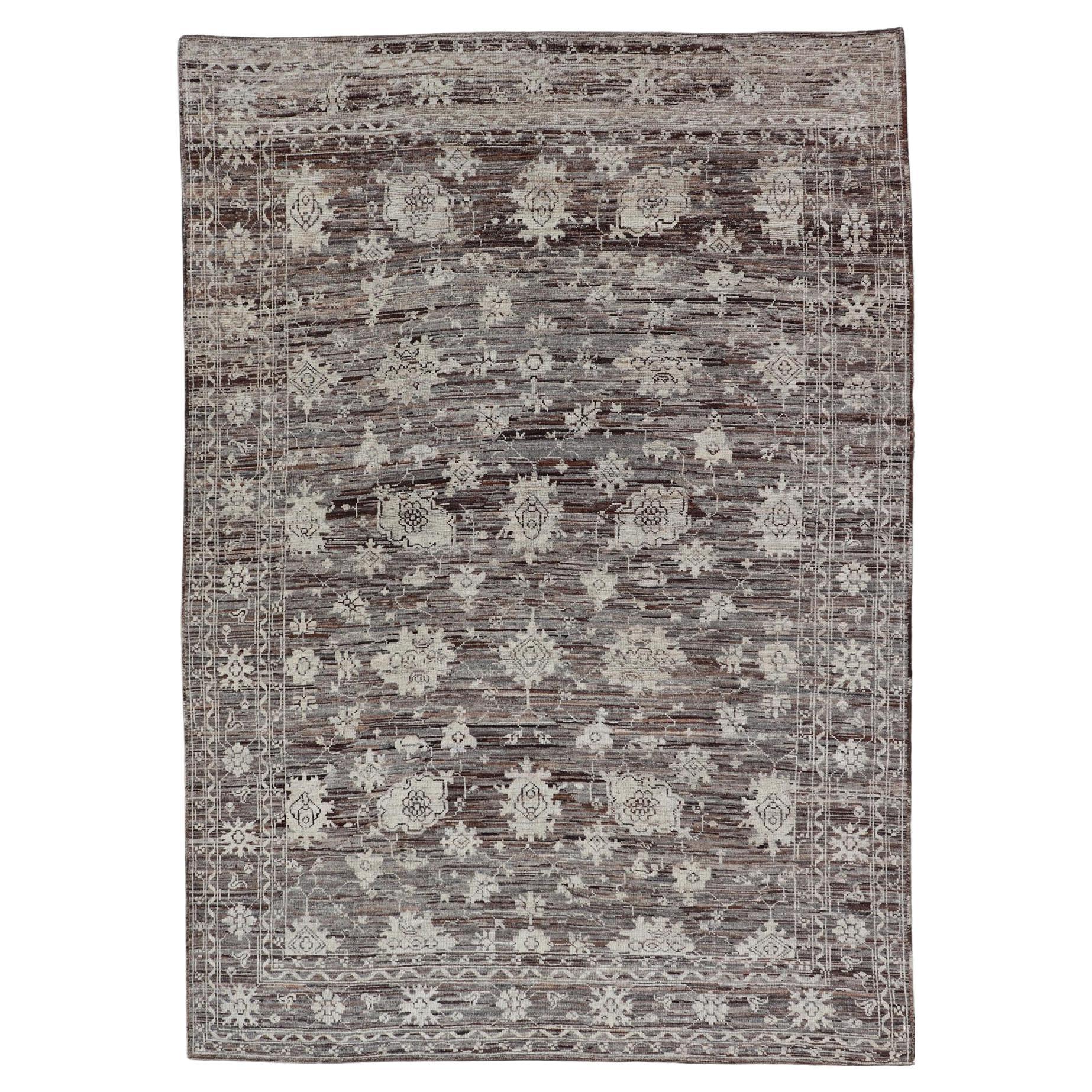 Modern Hand-Knotted Rug in Wool with Sub-Geometric Floral Oushak Design For Sale