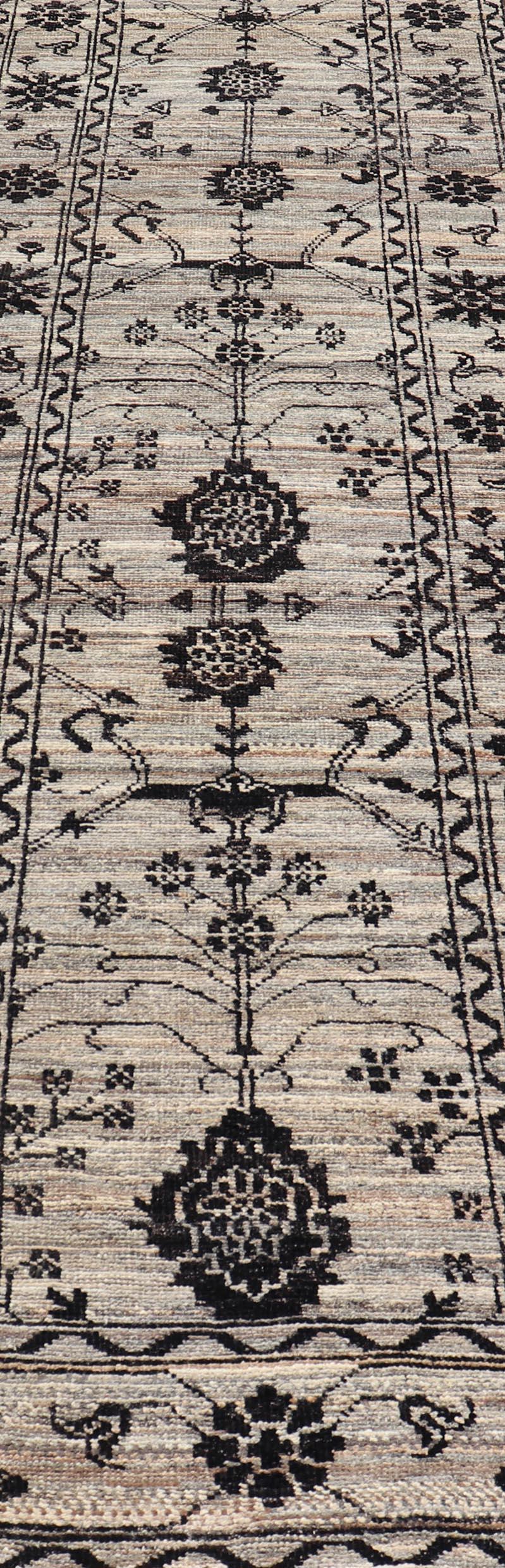 Modern Hand-Knotted Rug in Wool with Sub-Geometric Oushak Design in Earthy Tones For Sale 2