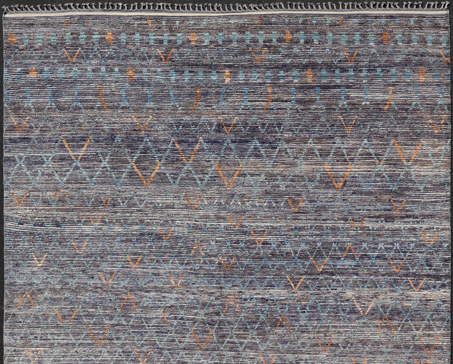 Tappeto moderno annodato a mano con design geometrico marocchino all-over con colore in vendita 3