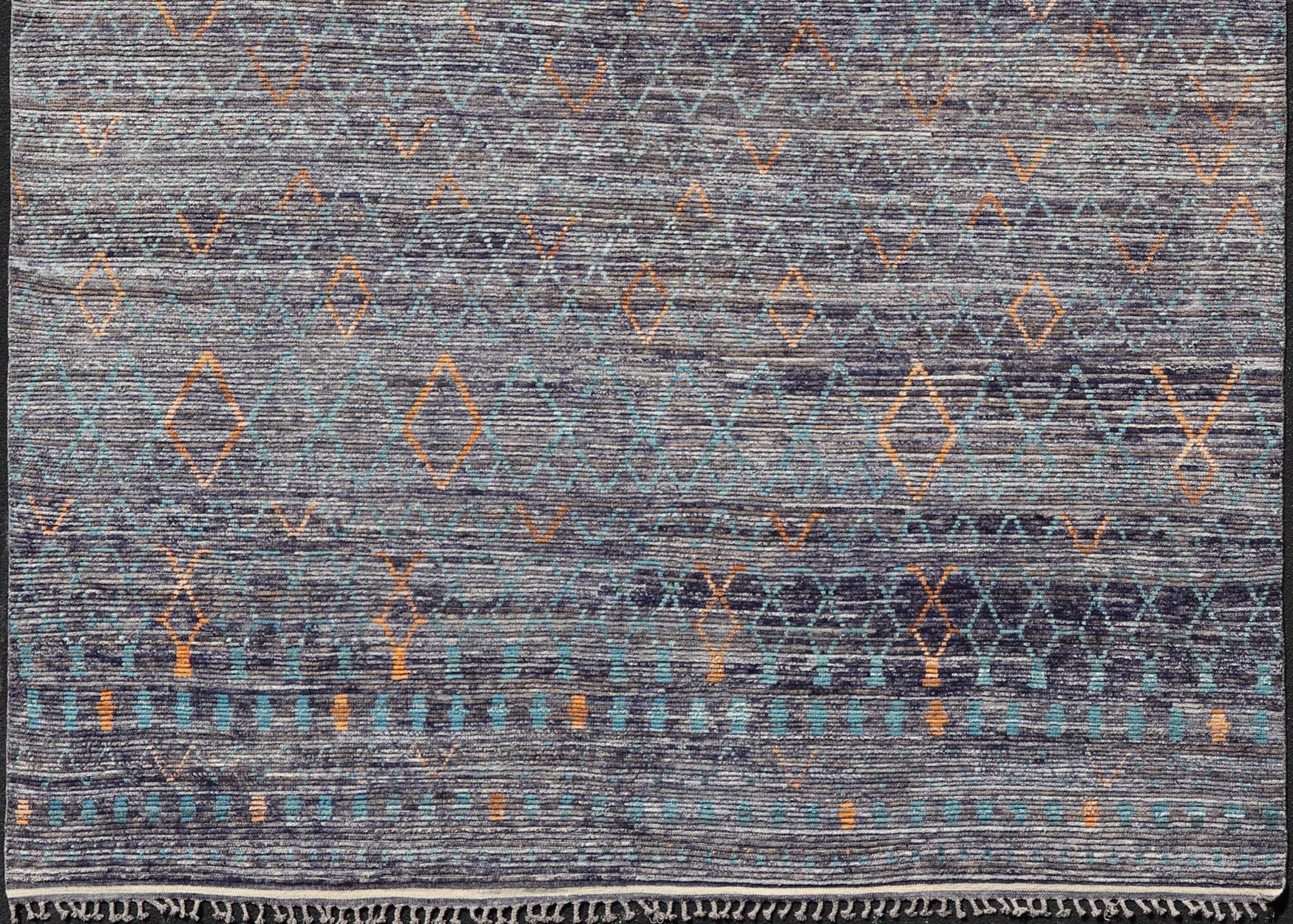 Tappeto moderno annodato a mano con design geometrico marocchino all-over con colore in vendita 5