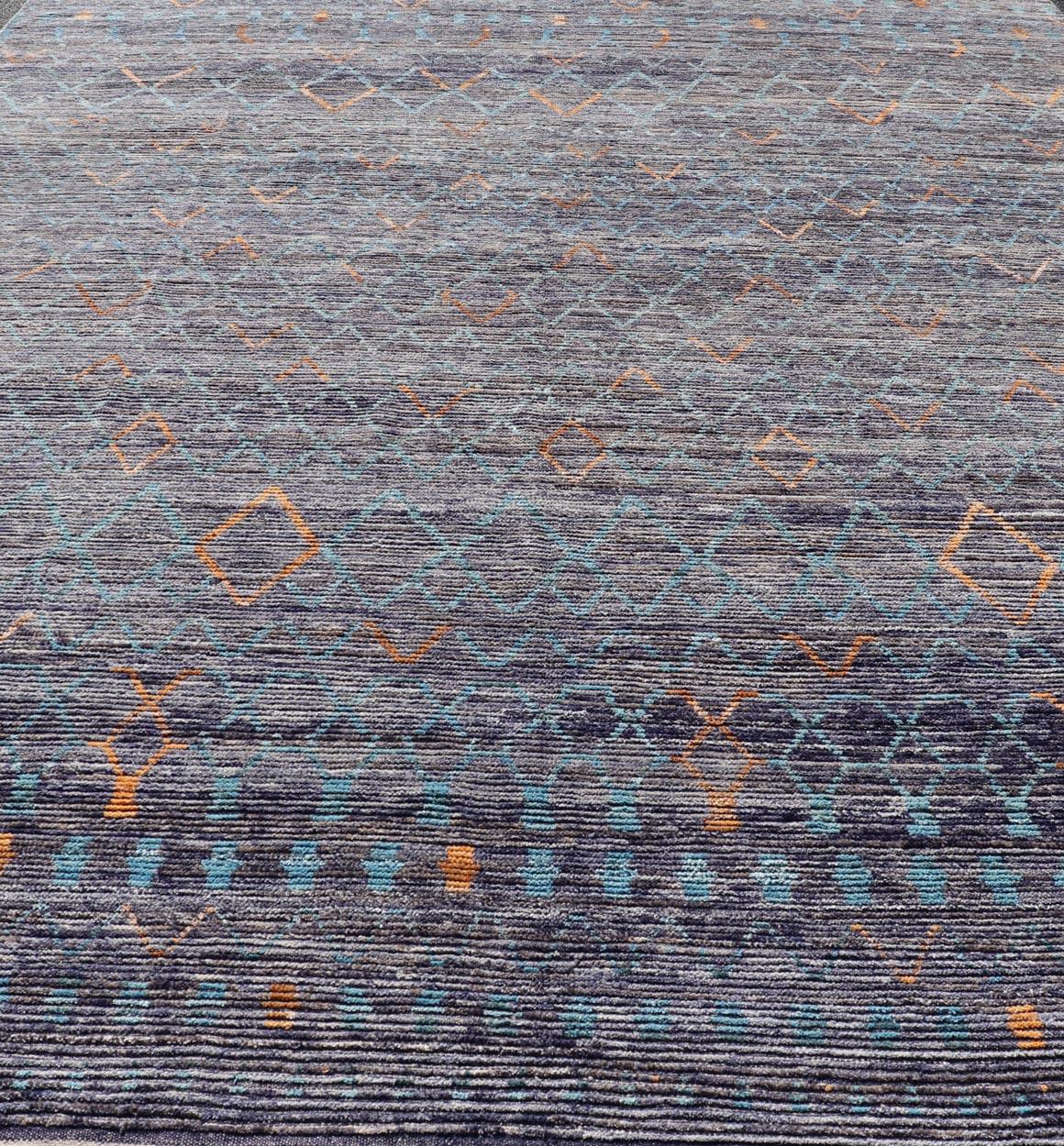 Moderno Tappeto moderno annodato a mano con design geometrico marocchino all-over con colore in vendita