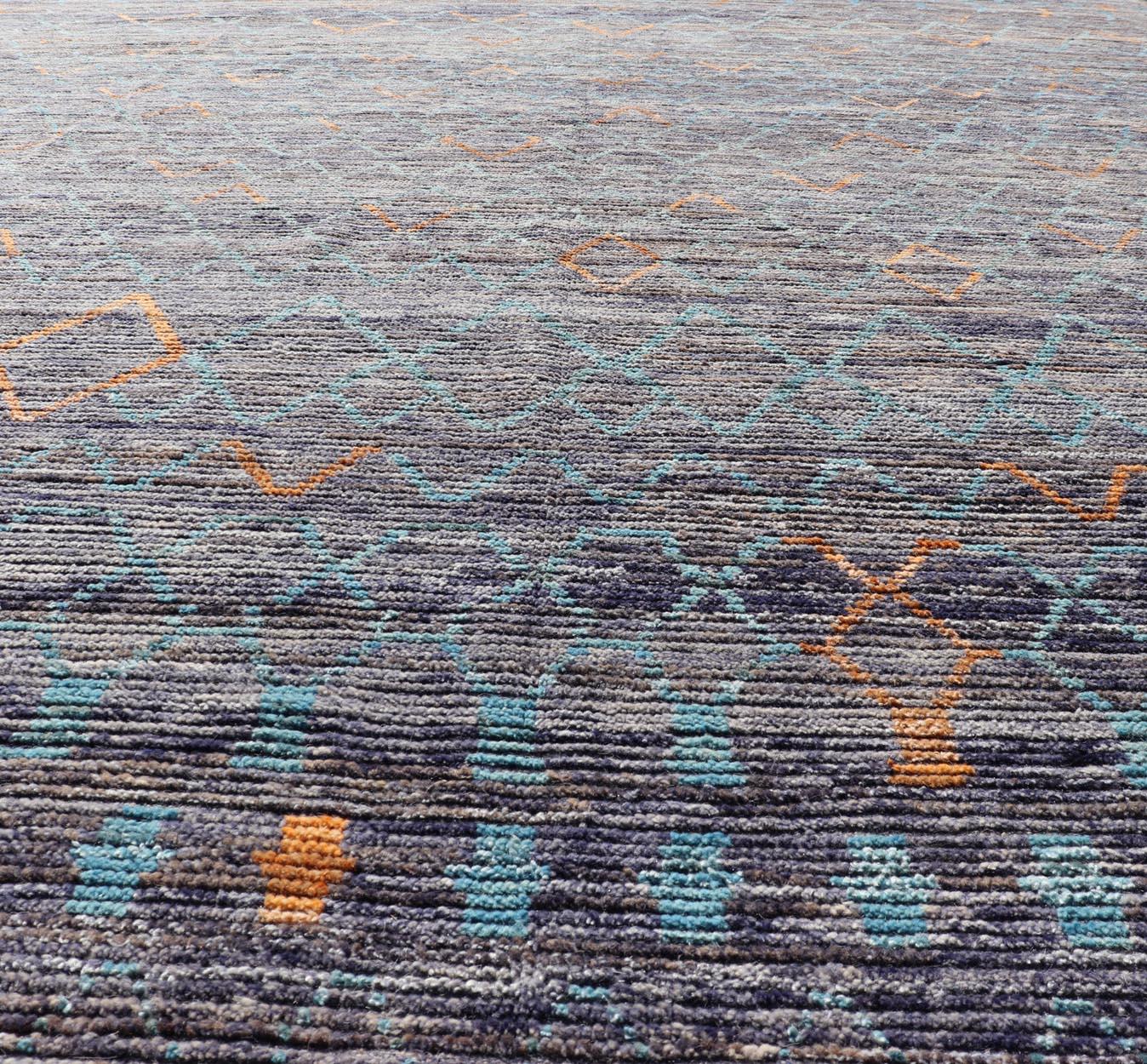 Afghano Tappeto moderno annodato a mano con design geometrico marocchino all-over con colore in vendita