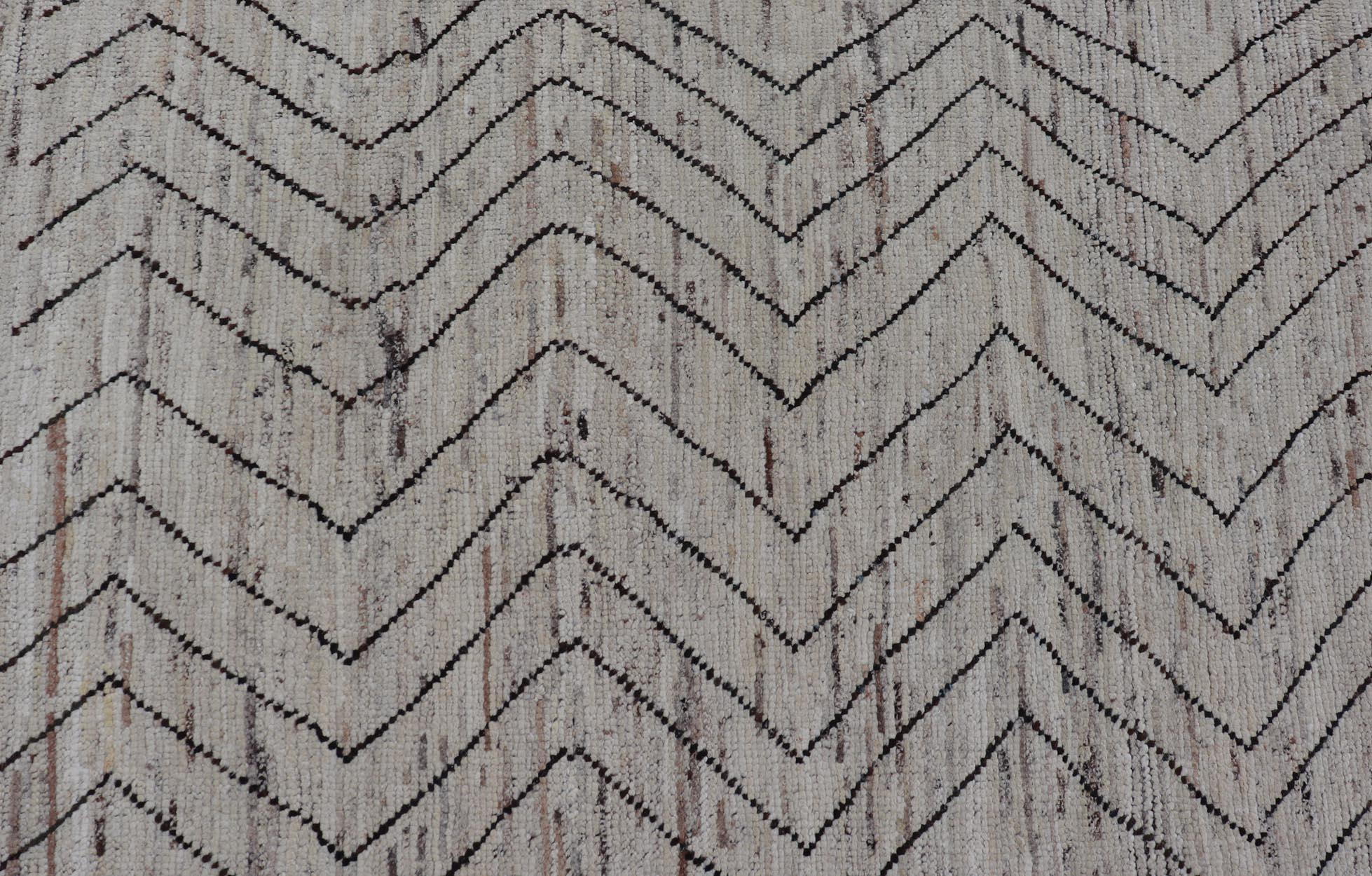 Contemporary Modern Hand-Knotted Runner in Wool with Sub-Geometric Zig-Zag Design For Sale