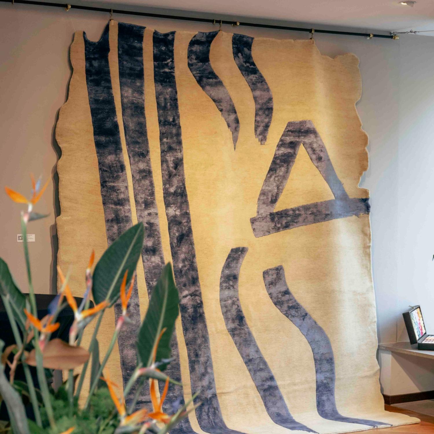 Modern Hand-Knotted Silk and Wool Rug by Dinodo Studio 240x170 In New Condition For Sale In Wien, AT