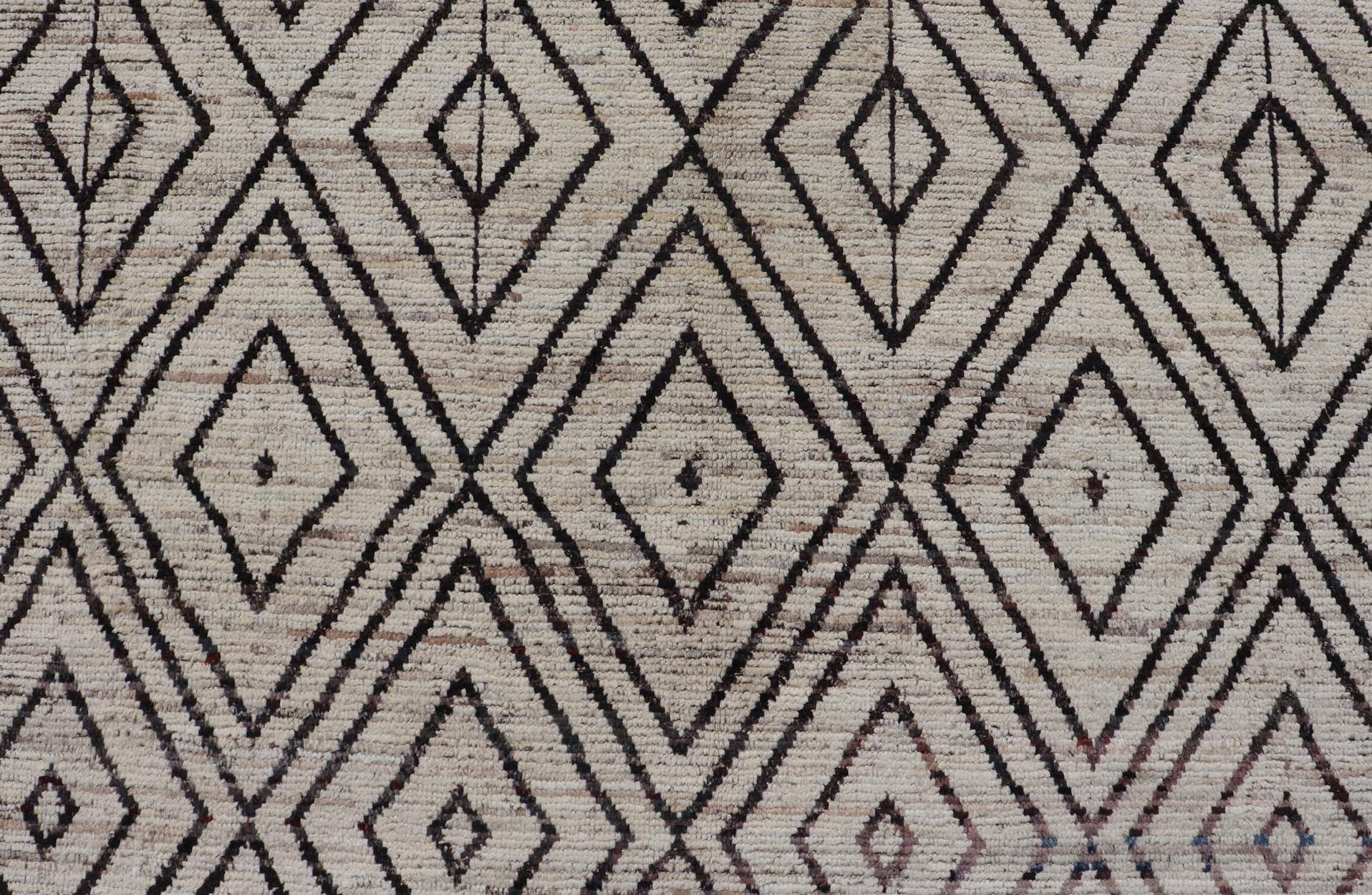 Contemporary Modern Hand-Knotted Tribal Moroccan Rug in Wool with Geometric Diamond Design For Sale