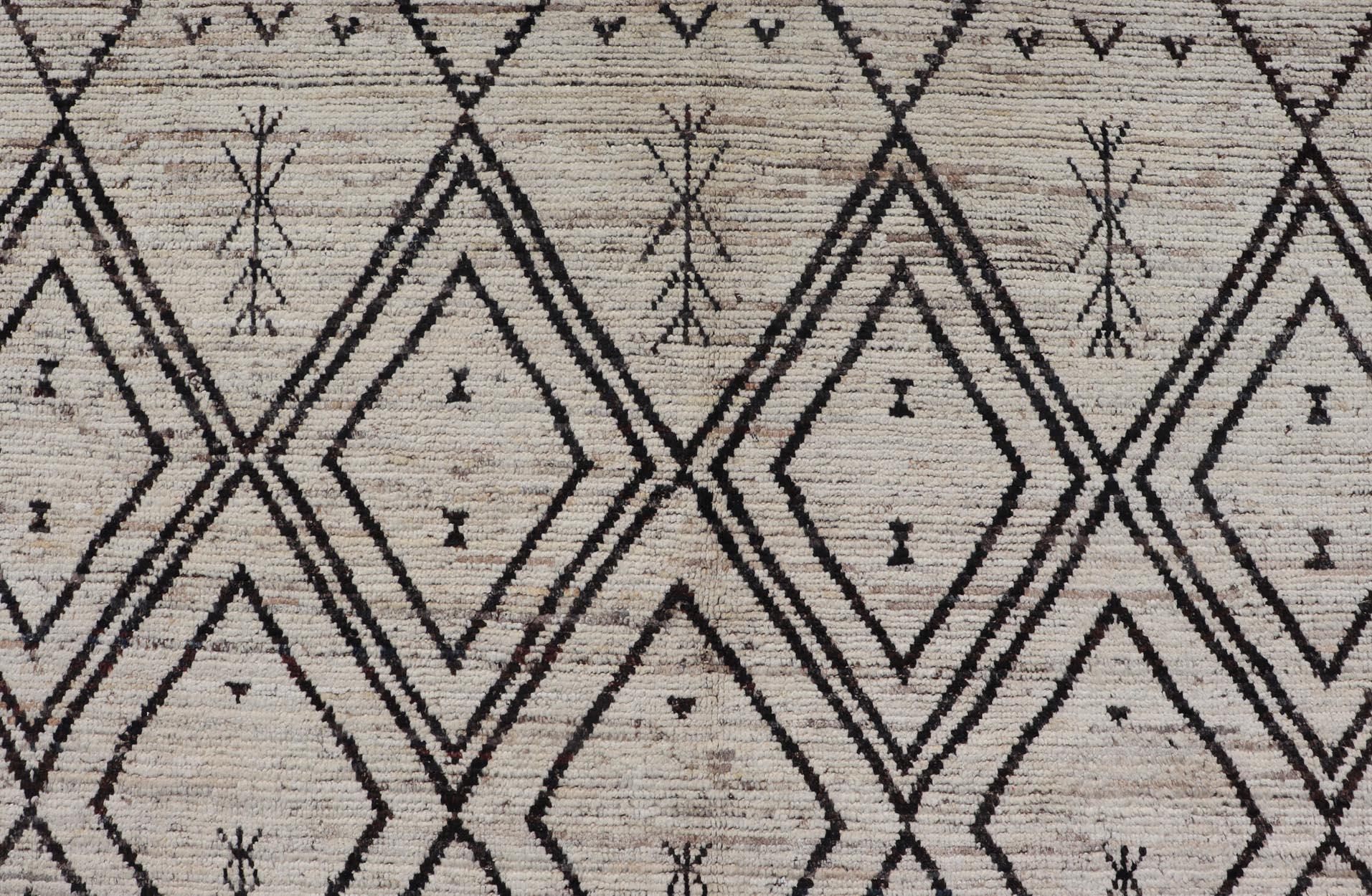 Contemporary  Tribal Moroccan Modern Rug in Wool with Geometric Diamond Design  For Sale