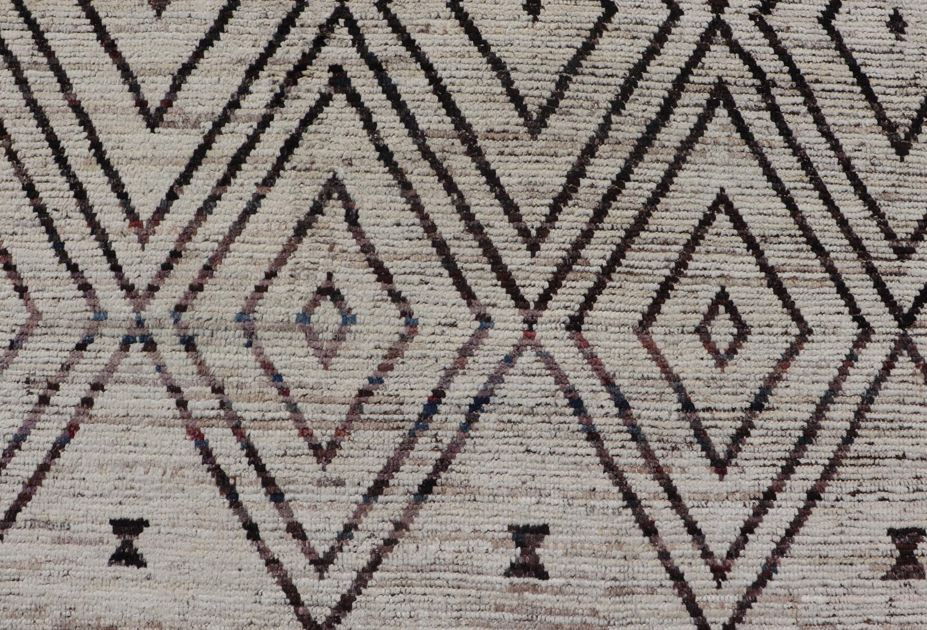  Tribal Moroccan Modern Rug in Wool with Geometric Diamond Design  For Sale 3