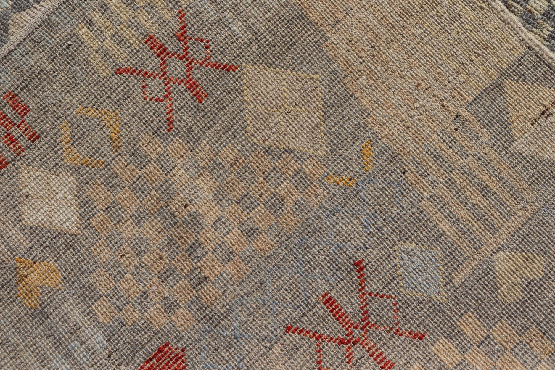 Moderner handgeknüpfter Stammesteppich aus Wolle mit subgeometrischem Design in Multicolor im Angebot 6