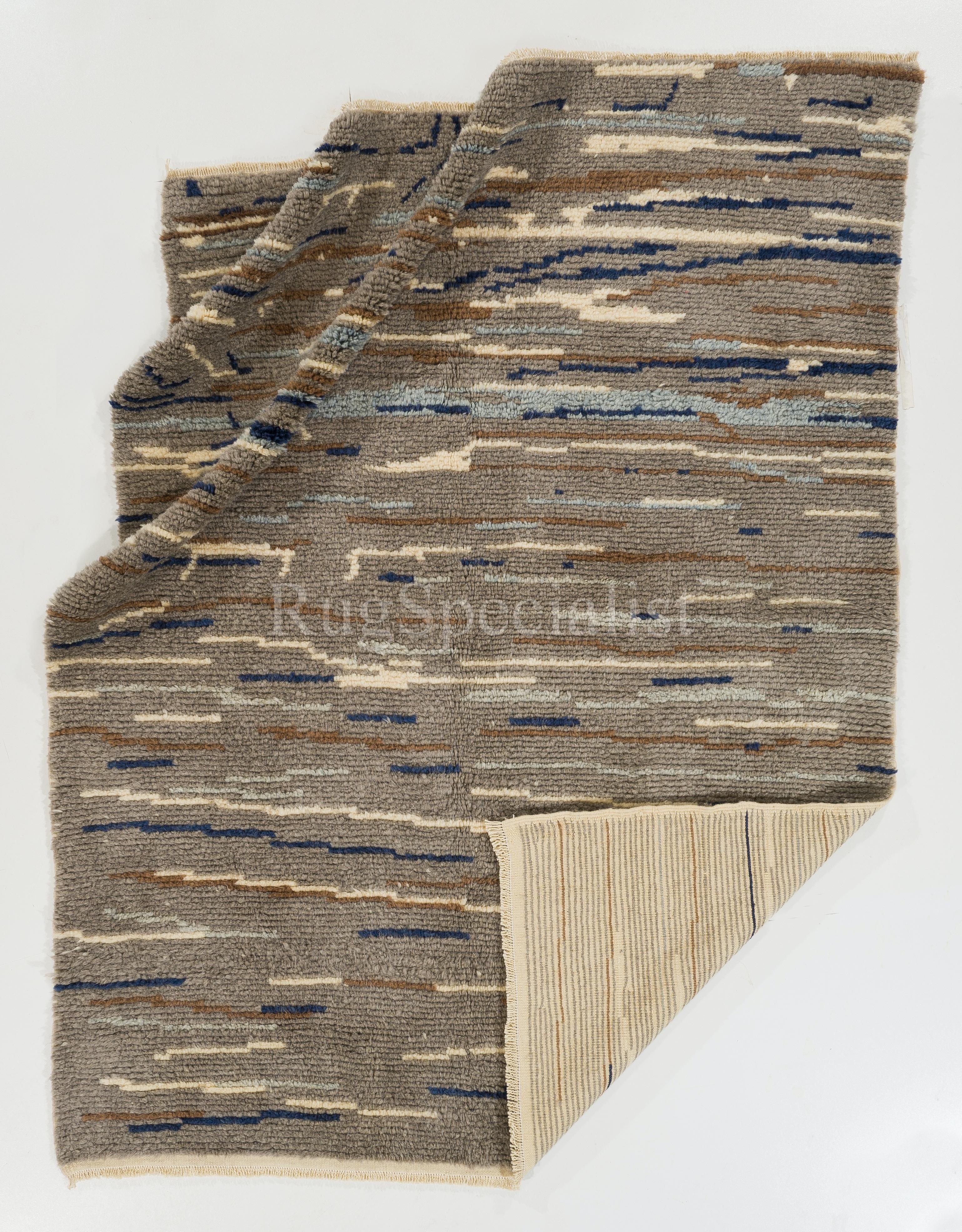 Modern Hand-knotted Tulu Wool Rug in Taupe Brown, Blue & Ivory, Custom Ops Avail In New Condition For Sale In Philadelphia, PA