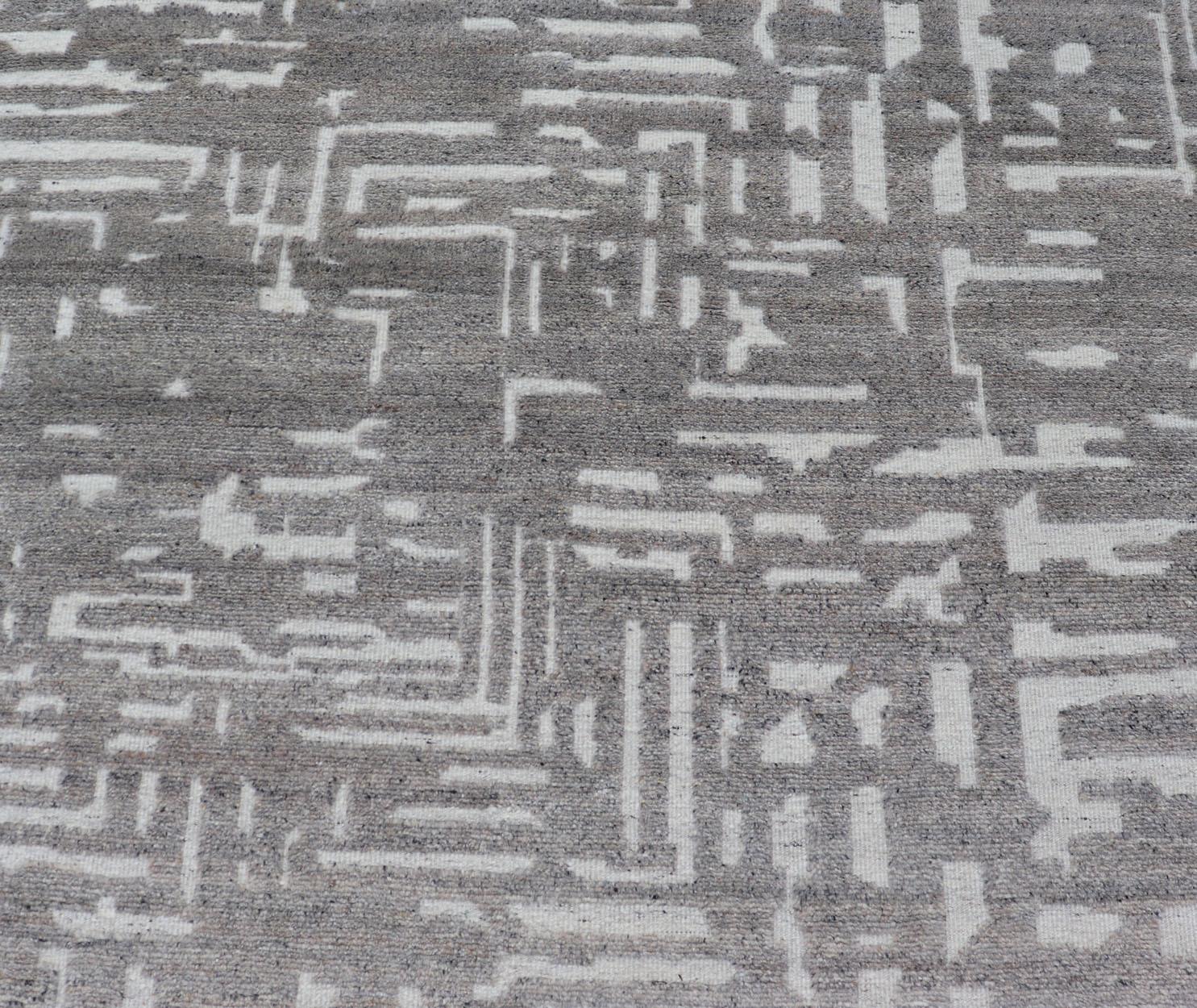 Indian Modern Hand Knotted Wool Area Rug in Cream and Light Gray with Abstract Design For Sale
