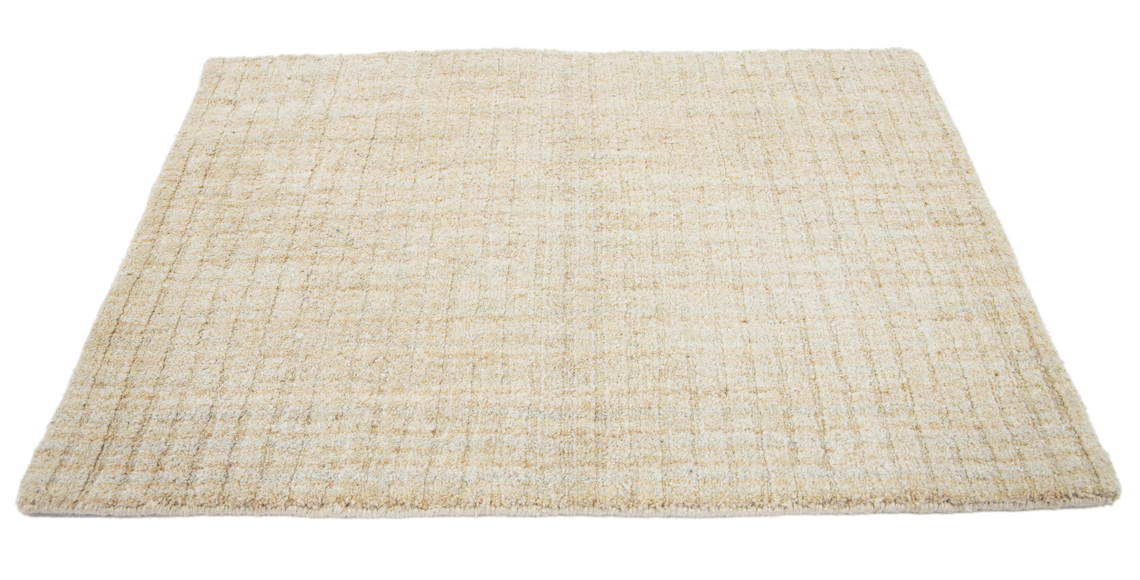 Apadana's Modern Felt Wollteppich nach Maß. Kundenspezifische Größen und Farben auf Bestellung. 

MATERIAL: Wolle
Techniken: Hand-Loom
Stil: Modern
Vorlaufzeit: Ca. 15-16 Wochen verfügbar 
Farben: Wie abgebildet, andere individuelle Farben sind