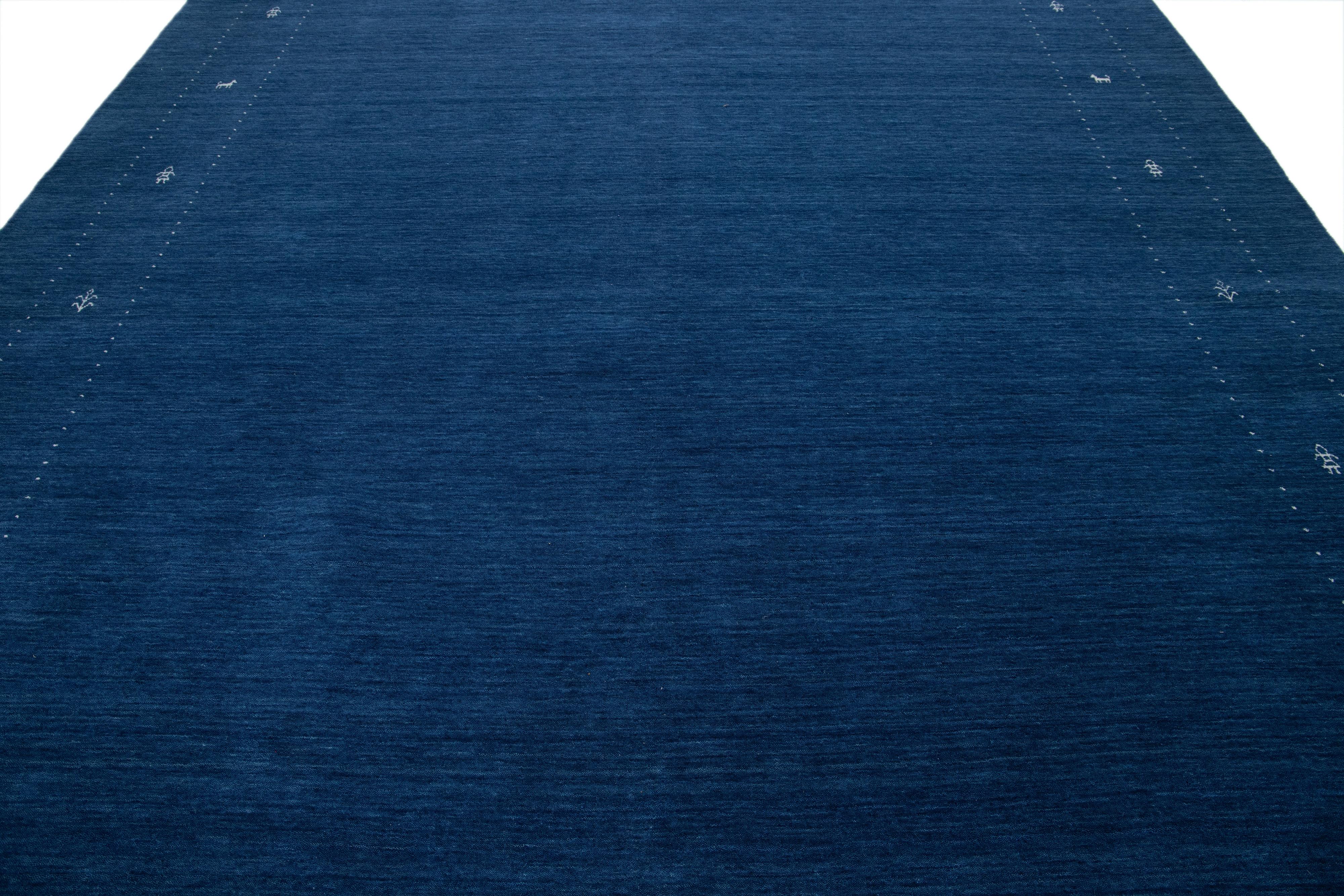 Tapis moderne minimaliste en laine Gabbeh tissé à la main en bleu Neuf - En vente à Norwalk, CT
