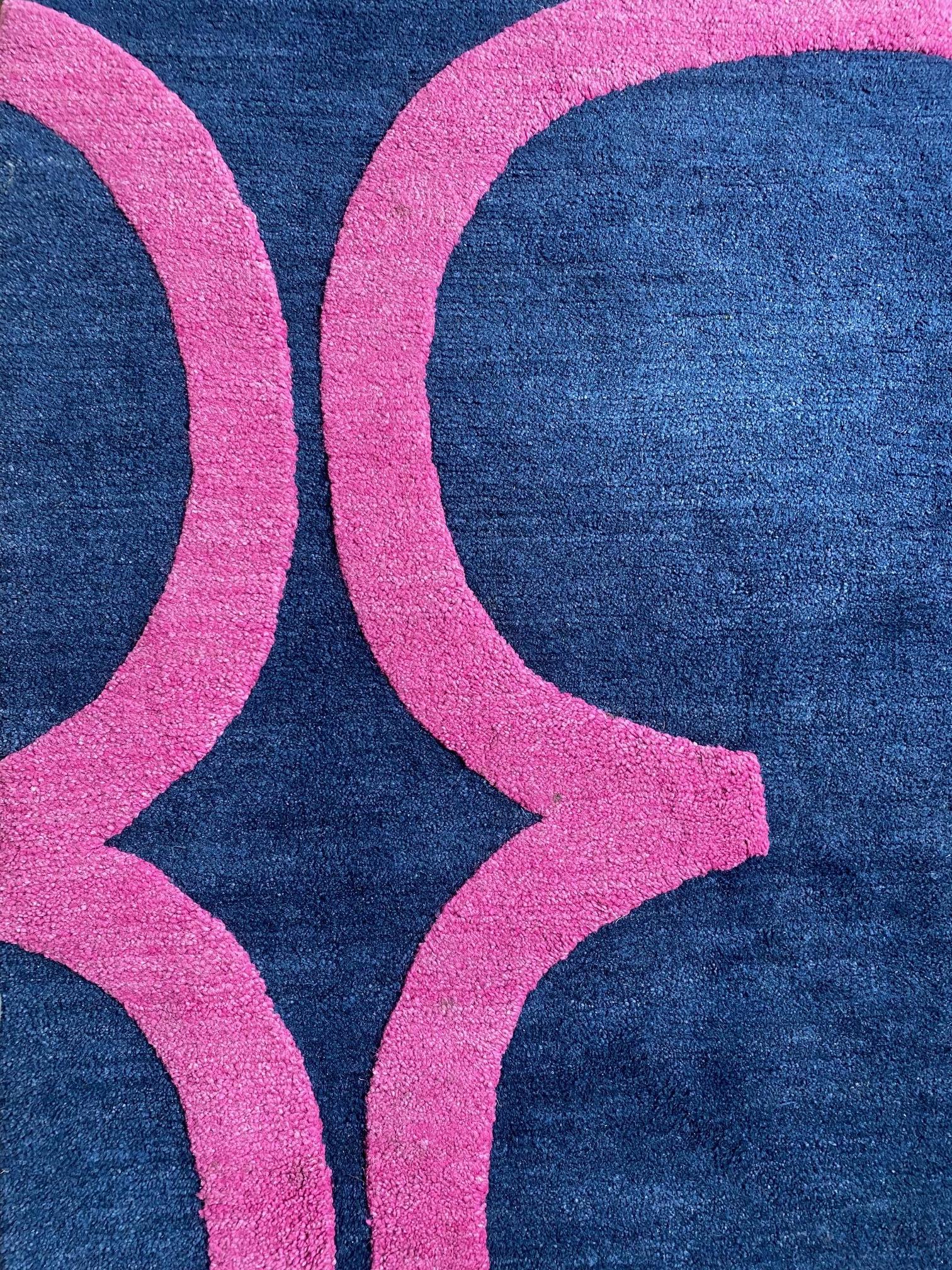 Modern  Hand Made-Teppich  Von Maison Chevalier (21. Jahrhundert und zeitgenössisch) im Angebot