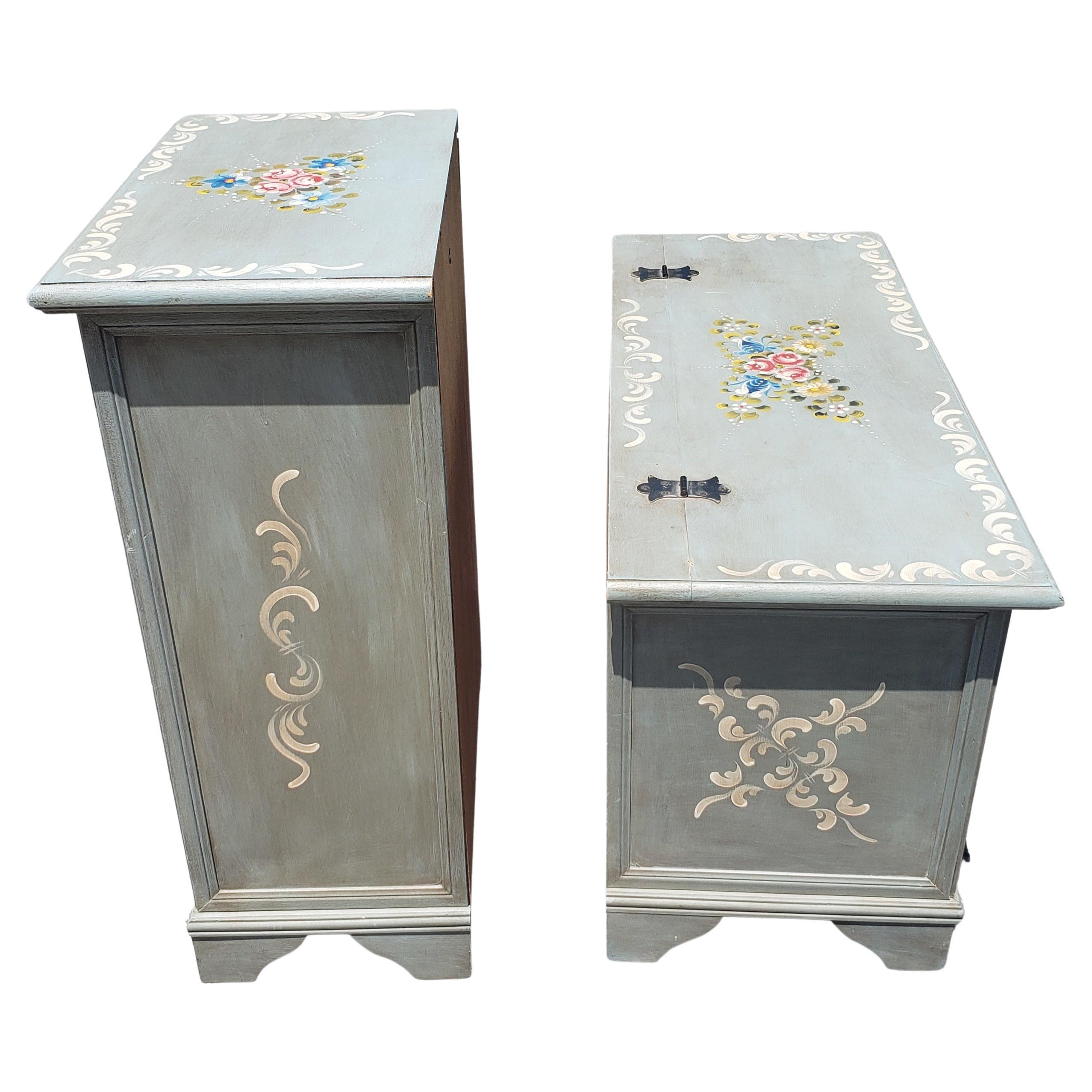 Modern Hand-Painted Pine Blanket Chest with Side Drawer Cabinet For Sale 3